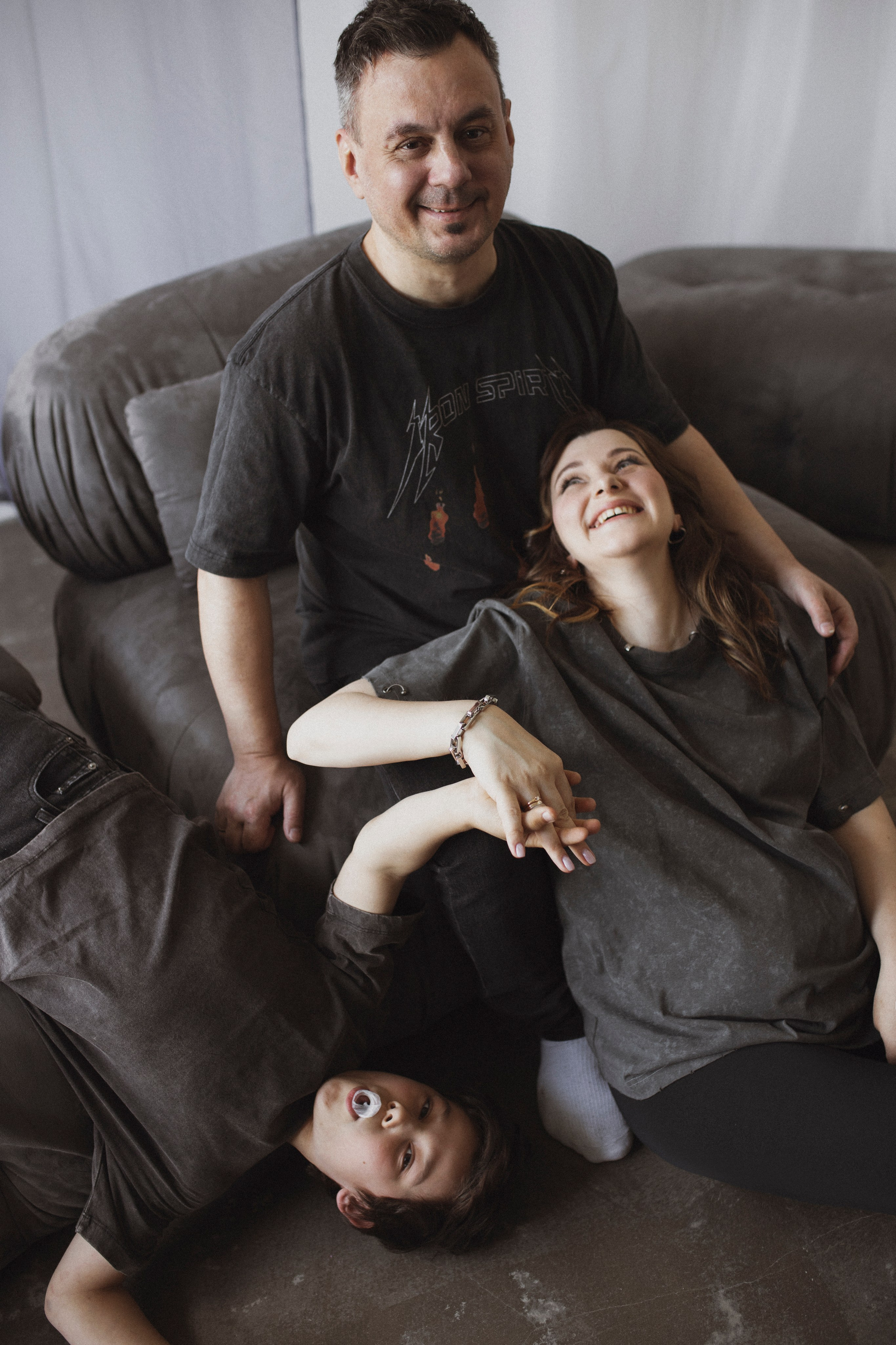 Семейная студийная фотосессия. Фотограф Яна Майорникова