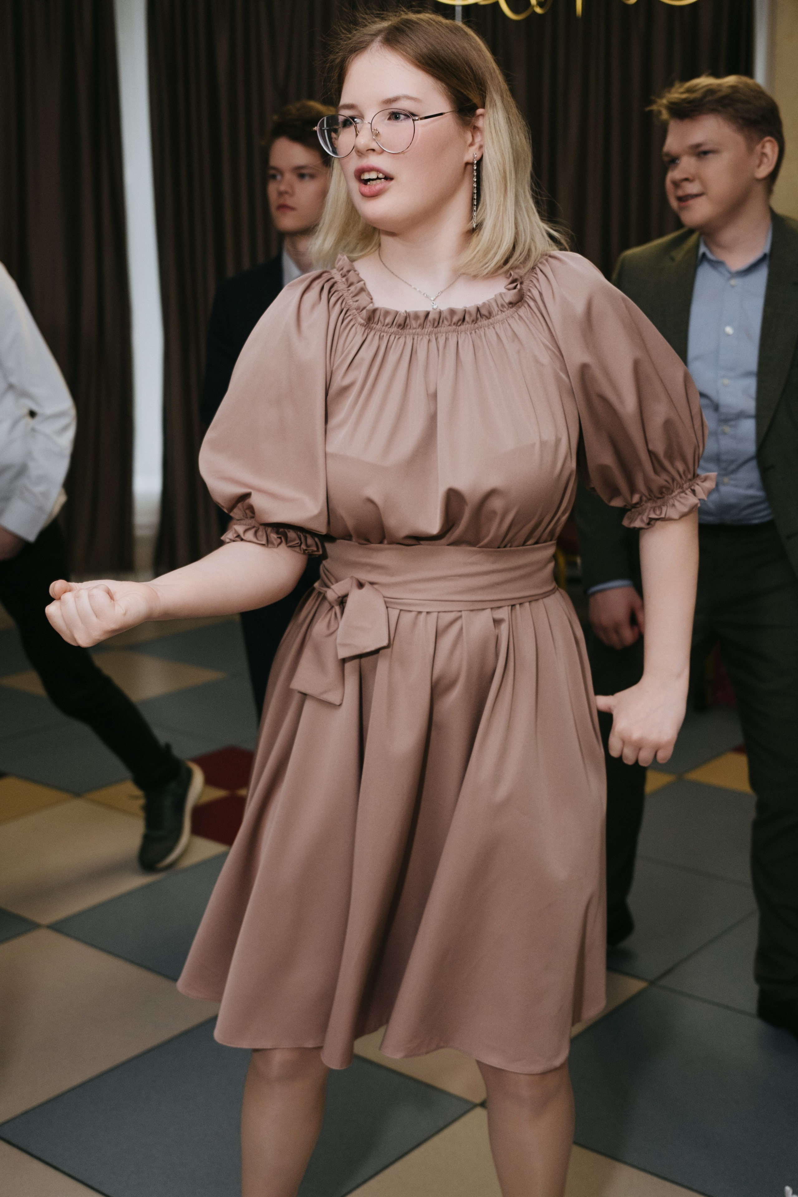 Выпускной 11 класс школы № 30. Свадебный и репортажной фотограф Денис Ожигин в Краснодаре и Краснодарском крае