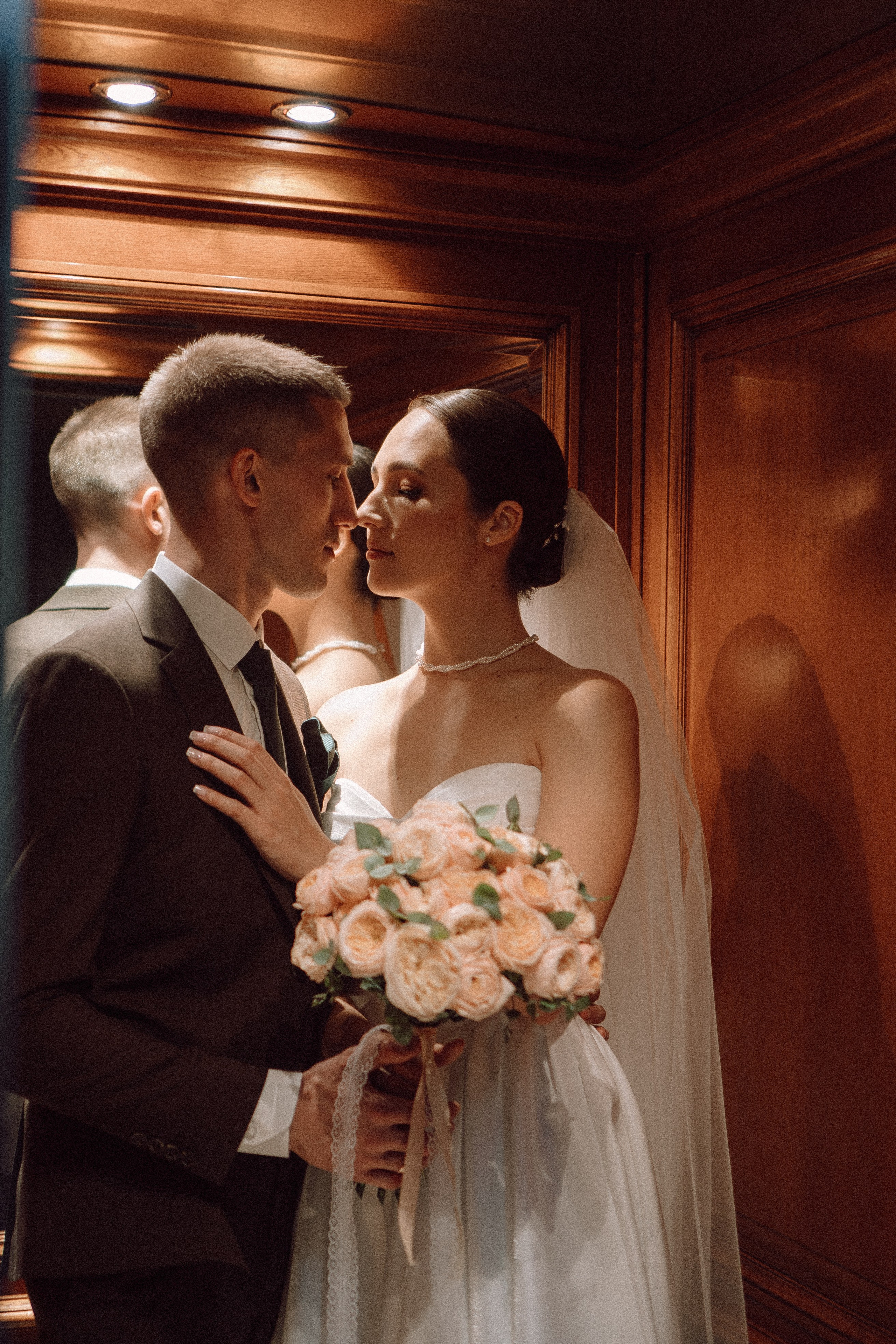 СВАДЕБНАЯ ПРОГУЛКА В САНТК-ПЕТЕРБУРГЕ (ИСАКИЕВСКИЙ СОБОР, ЗИМНЯЯ КАНАВКА, ЭРМИТАЖ И БОЛЬШАЯ МОРСКАЯ УЛИЦА). Профессиональный фотограф, Санкт-Петербург — Виктория Богомолова