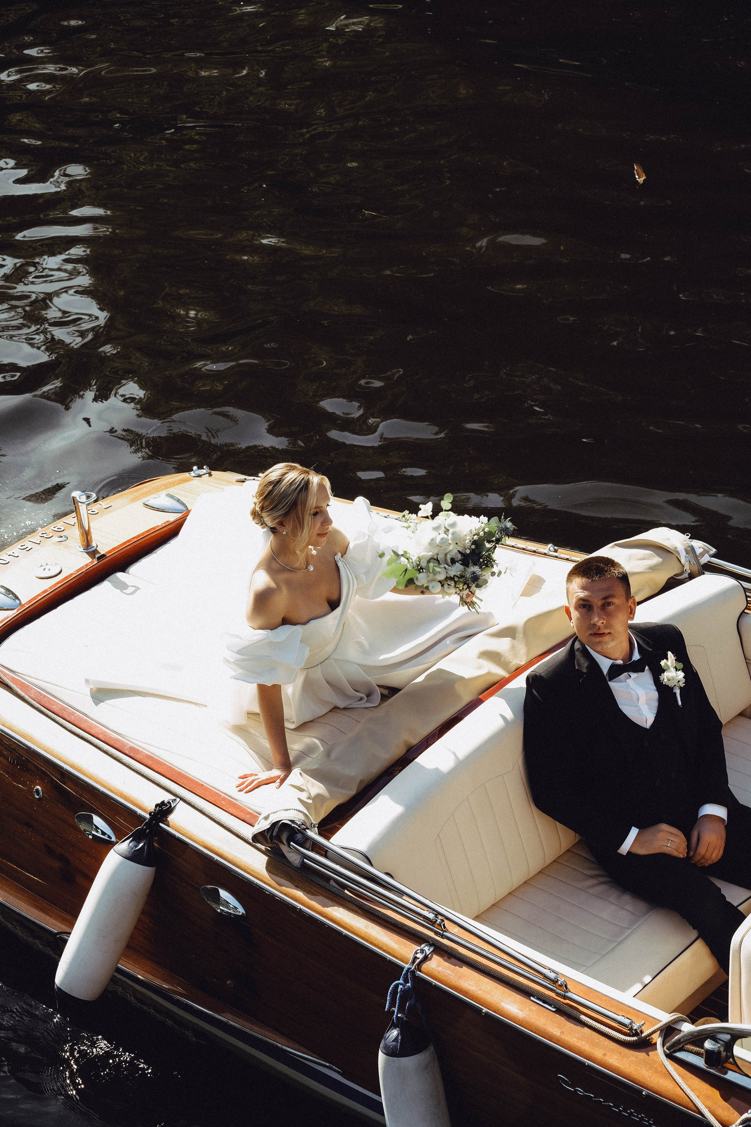 СВАДЕБГНАЯ ПРОГУЛКА ПО КАНАЛ САНКТ-ПЕТЕРБУРГА НА КАТЕРЕ. Профессиональный фотограф, Санкт-Петербург — Виктория Богомолова