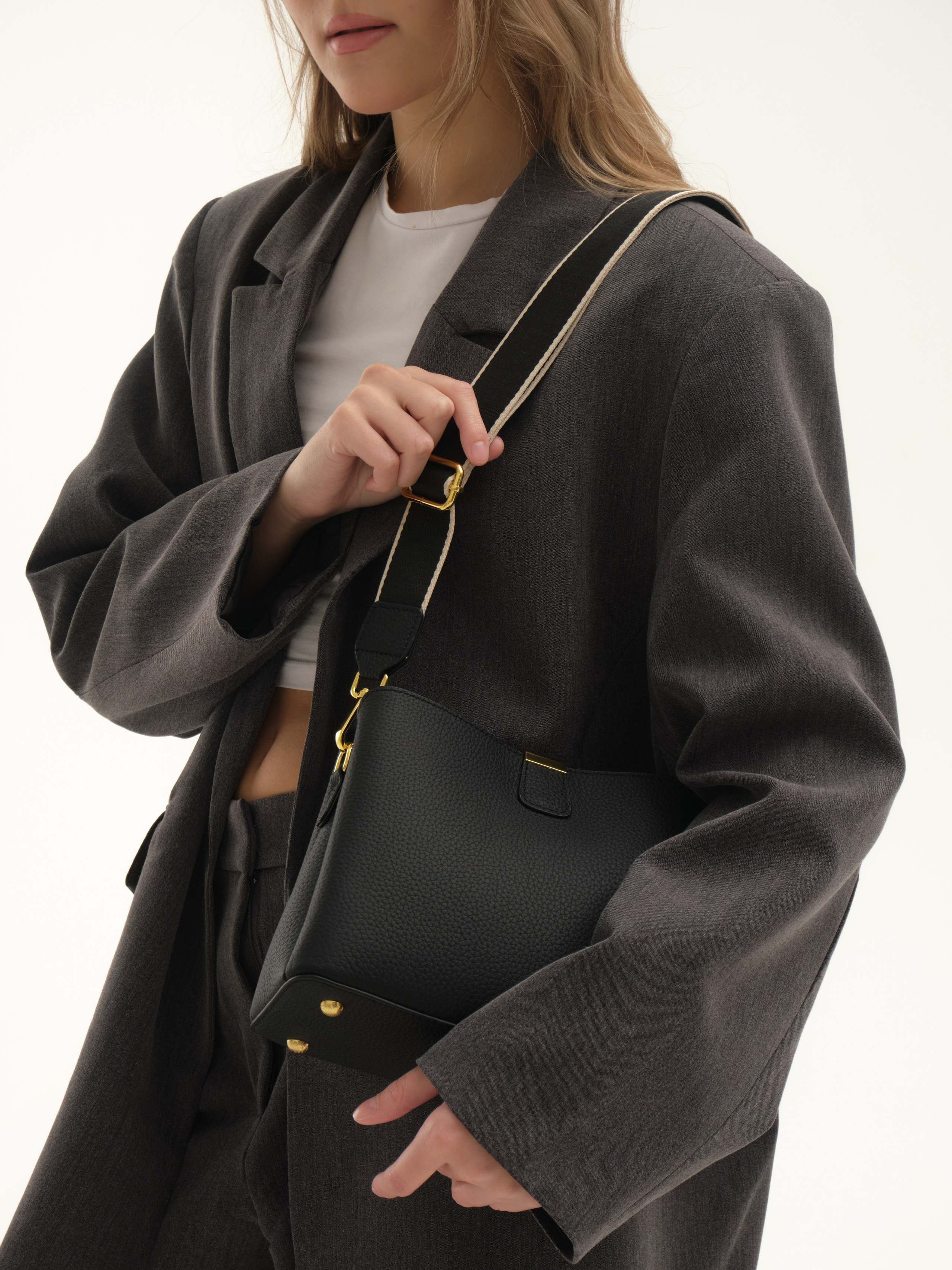 Съемка для маркетплейса, сумки / фотоаппарат. Привет) Меня зовут Анита и я фотограф из Сургута