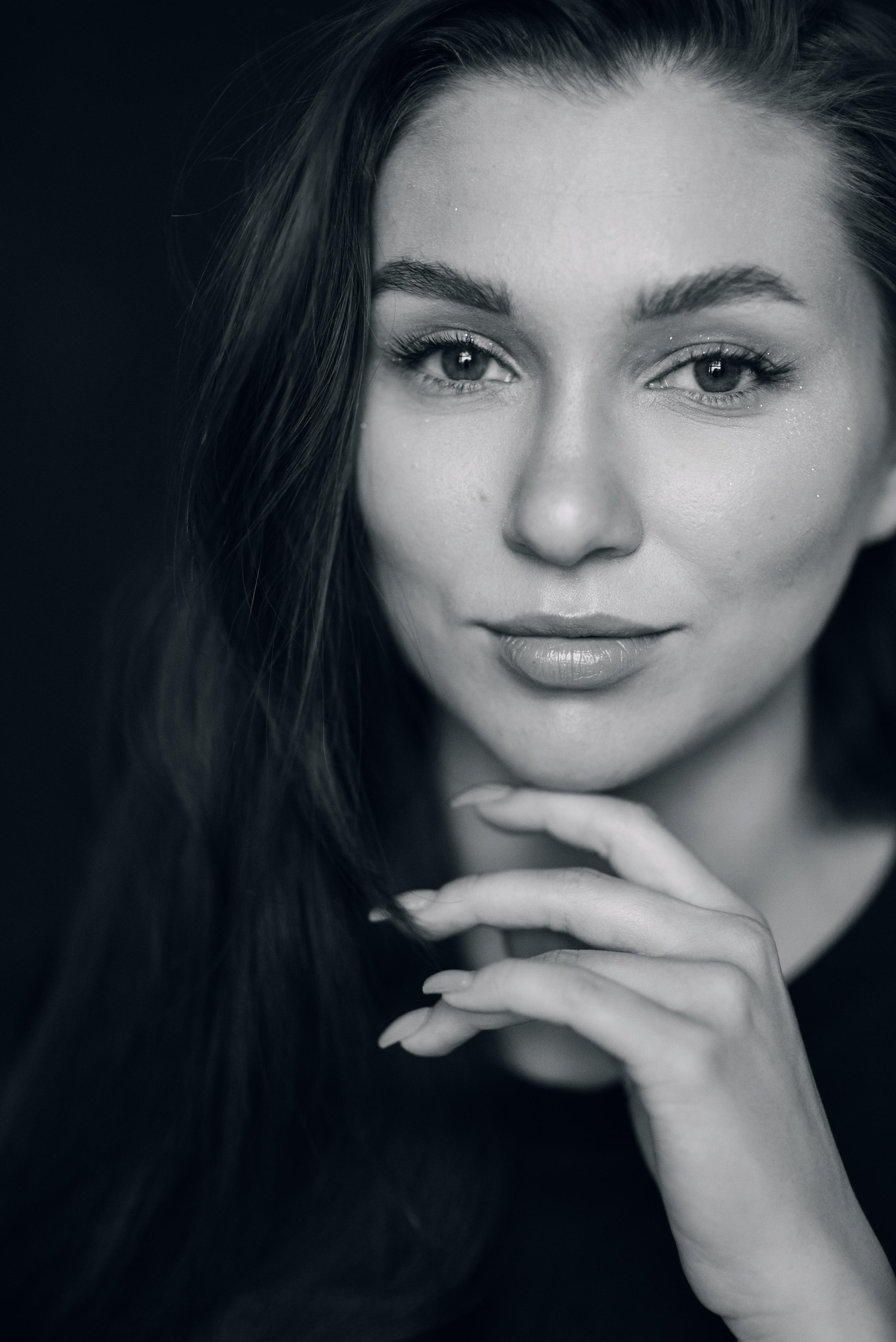 Лиза, чб. Бренд-фотограф для экспертов и блогеров в Москве Влада Горбовская