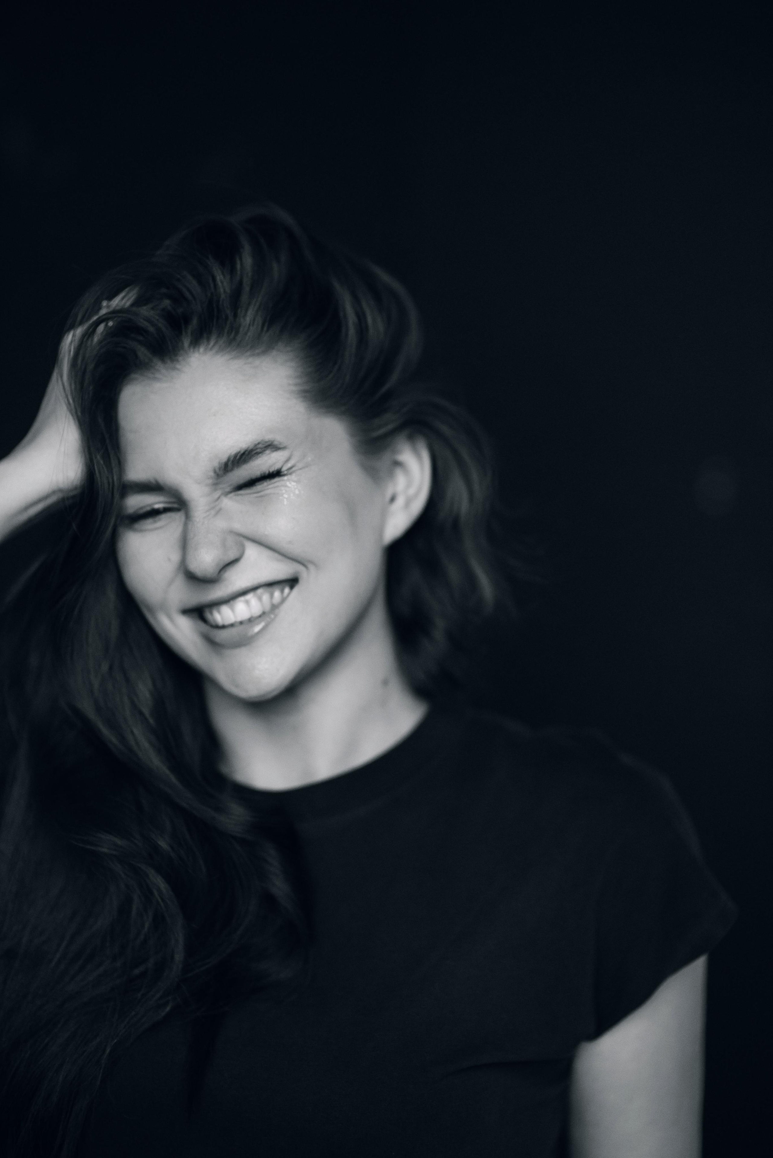 Лиза, чб. Бренд-фотограф для экспертов и блогеров в Москве Влада Горбовская