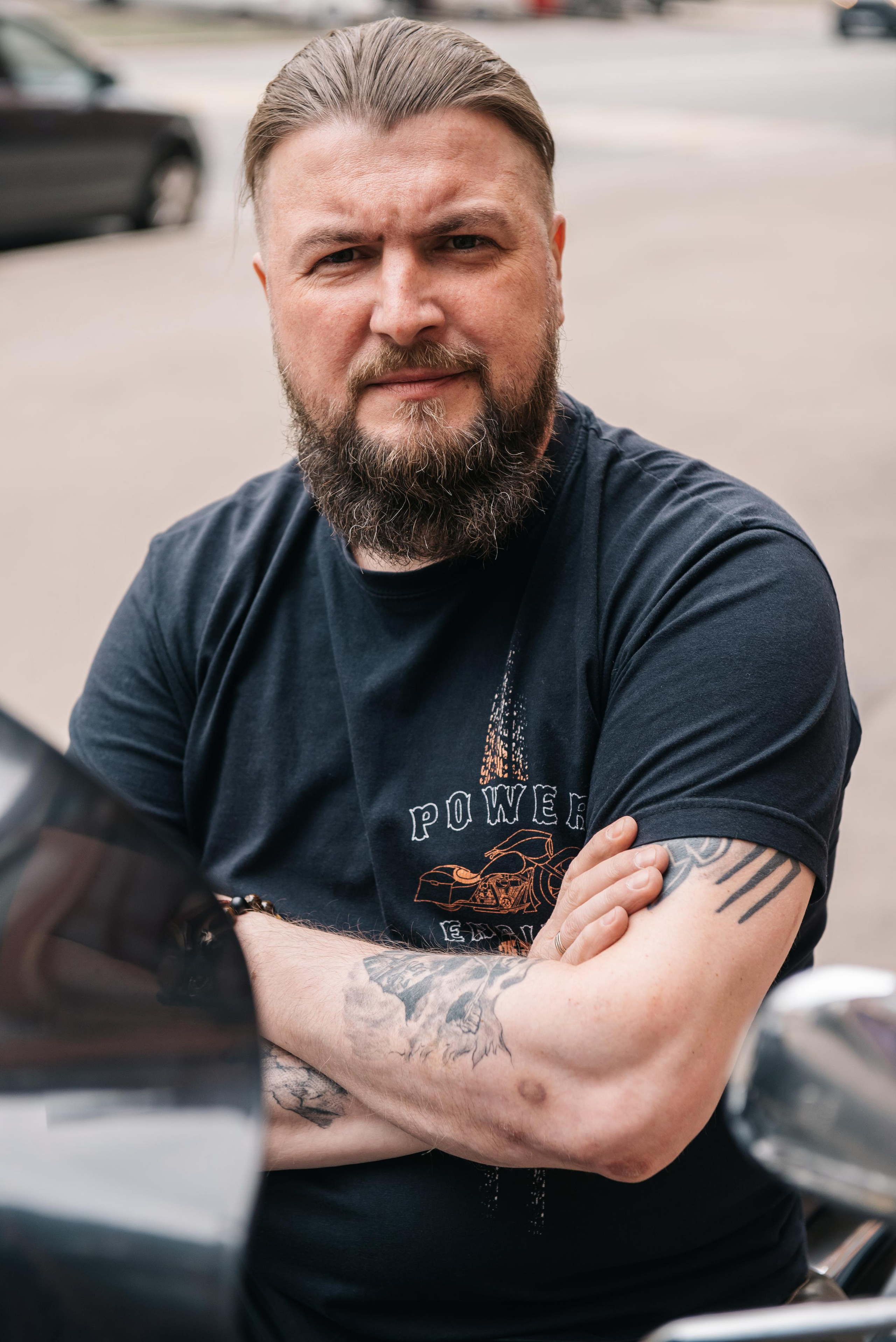 Алексей, байкер, профайлер. Бренд-фотограф для экспертов и блогеров в Москве Влада Горбовская