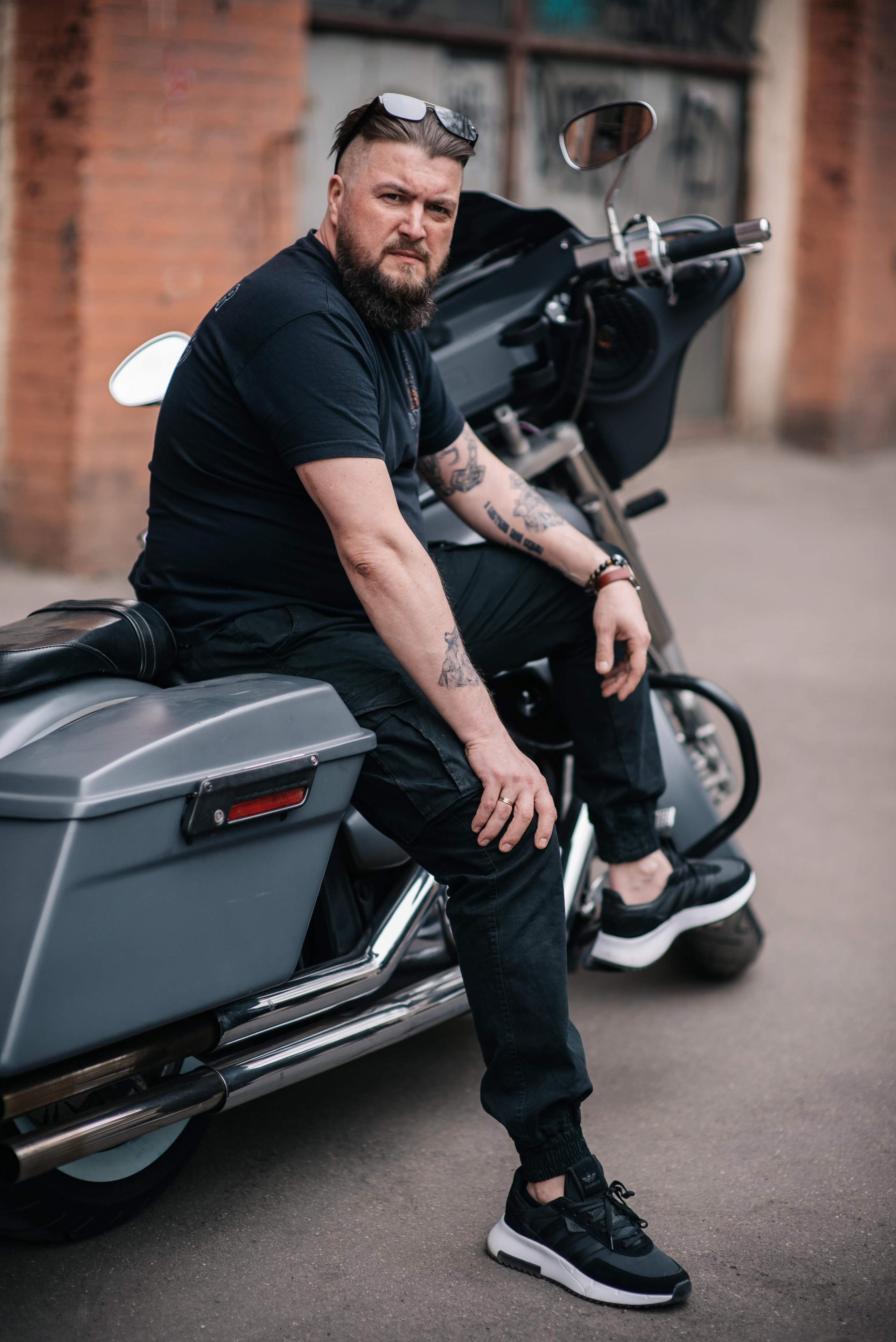 Алексей, байкер, профайлер. Бренд-фотограф для экспертов и блогеров в Москве Влада Горбовская