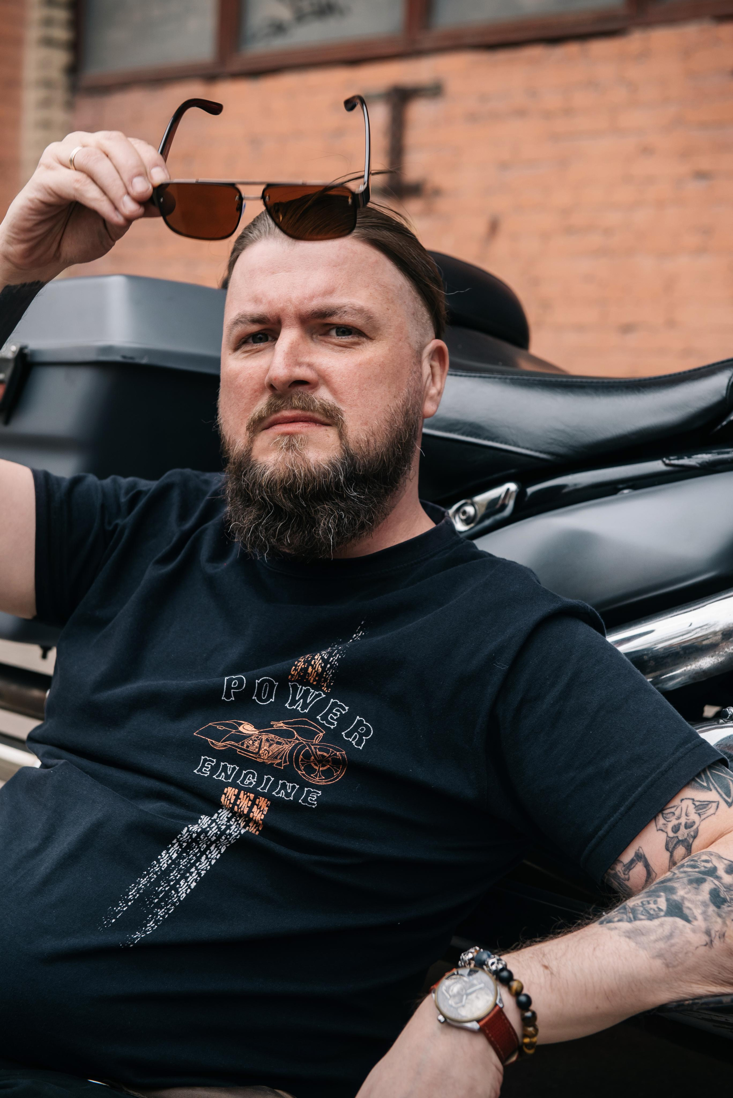 Алексей, байкер, профайлер. Бренд-фотограф для экспертов и блогеров в Москве Влада Горбовская