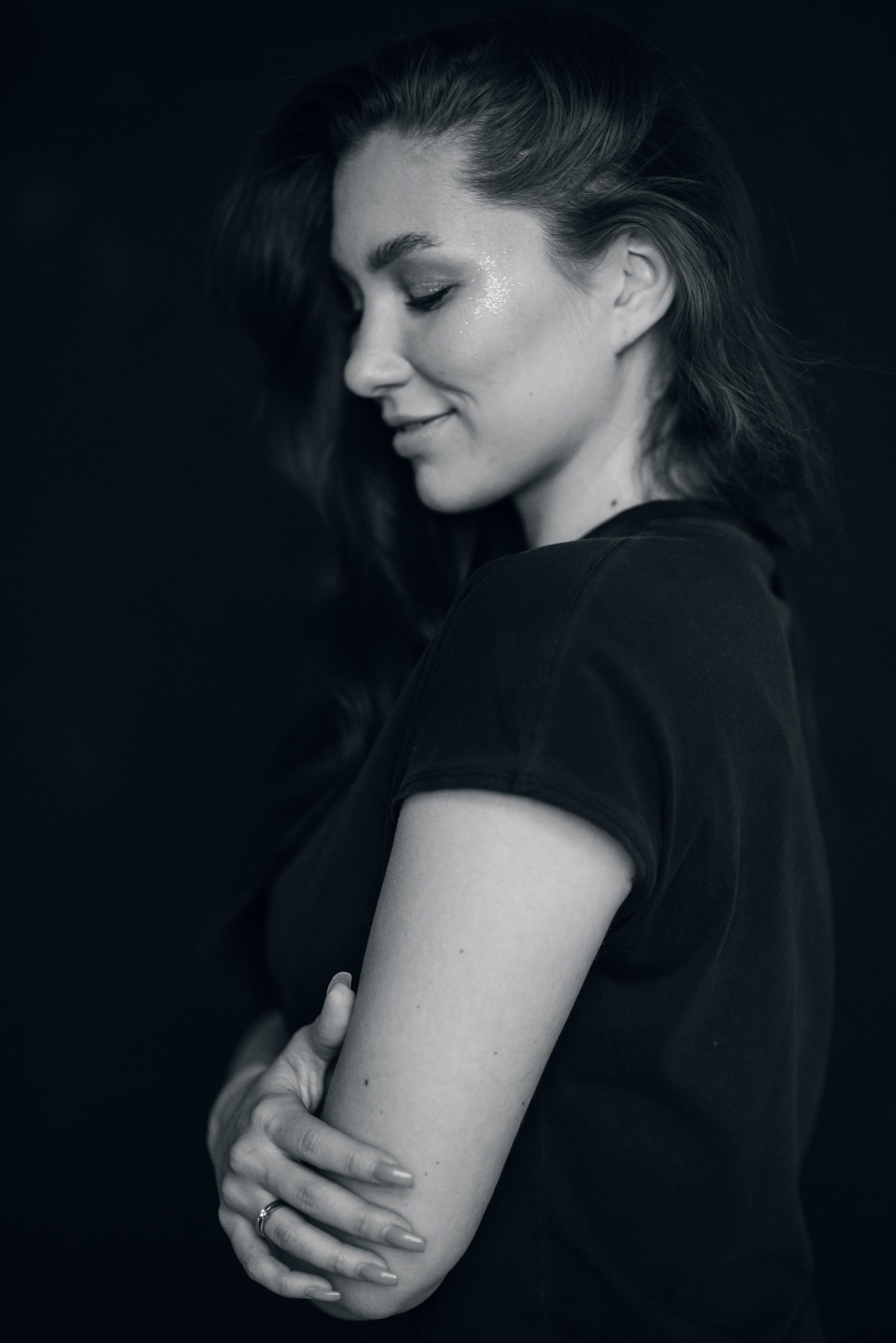 Лиза, чб. Бренд-фотограф для экспертов и блогеров в Москве Влада Горбовская