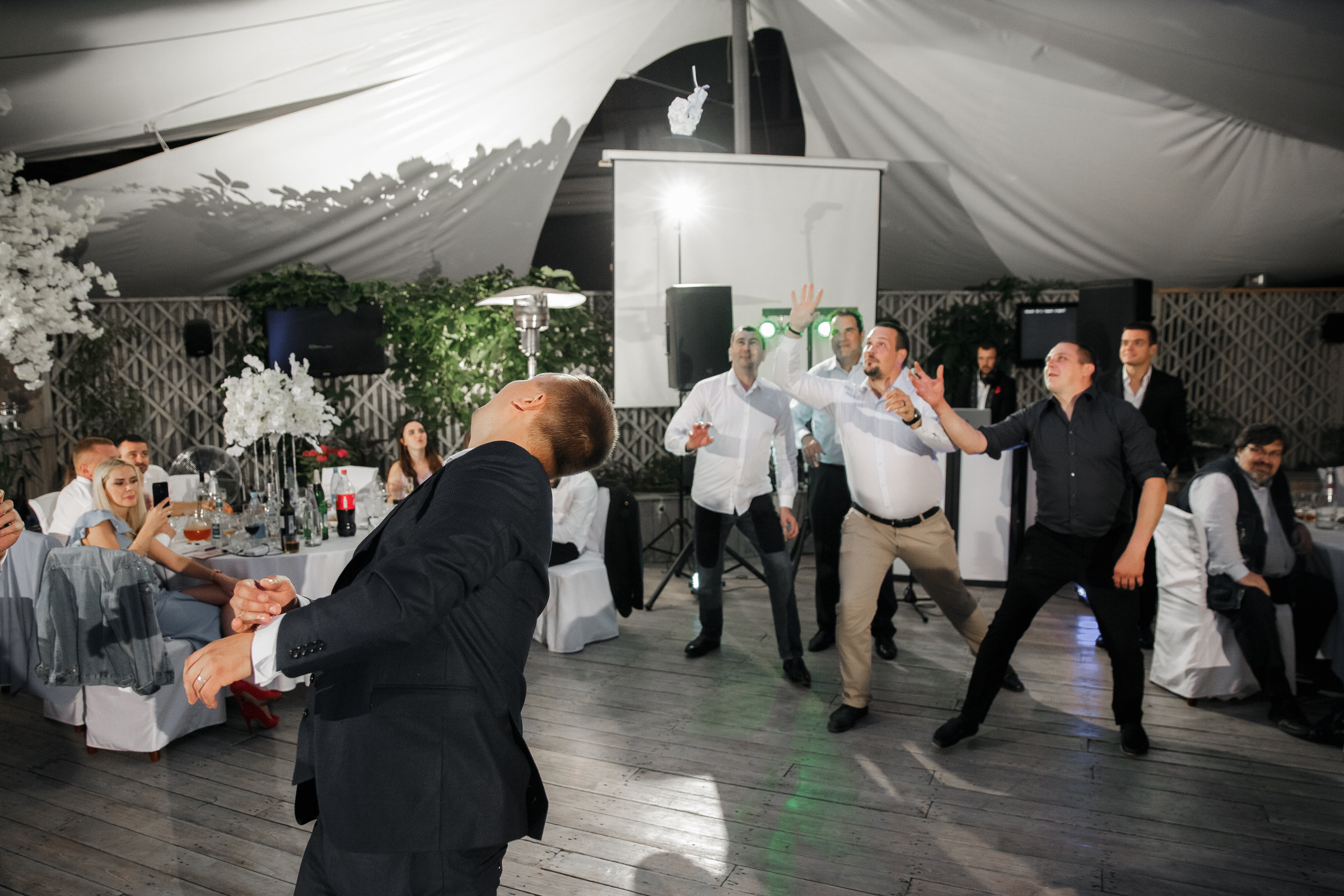 Белое платье, белый ролс. Свадебный фотограф Москва и МО