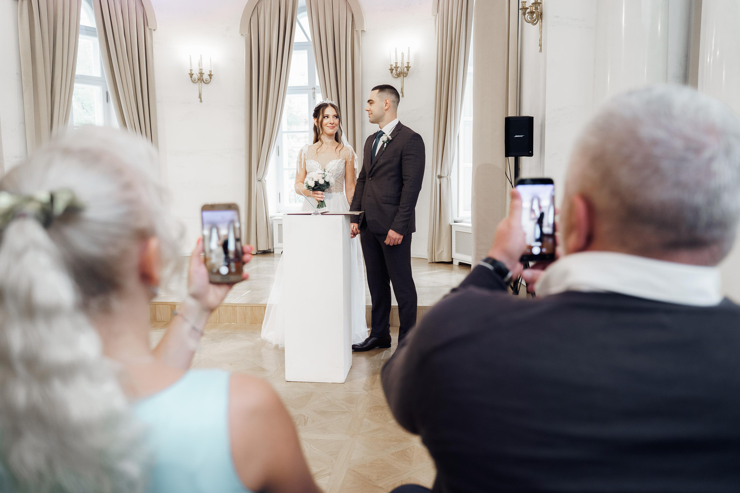 Мы в моменте. Свадебный фотограф Москва и МО