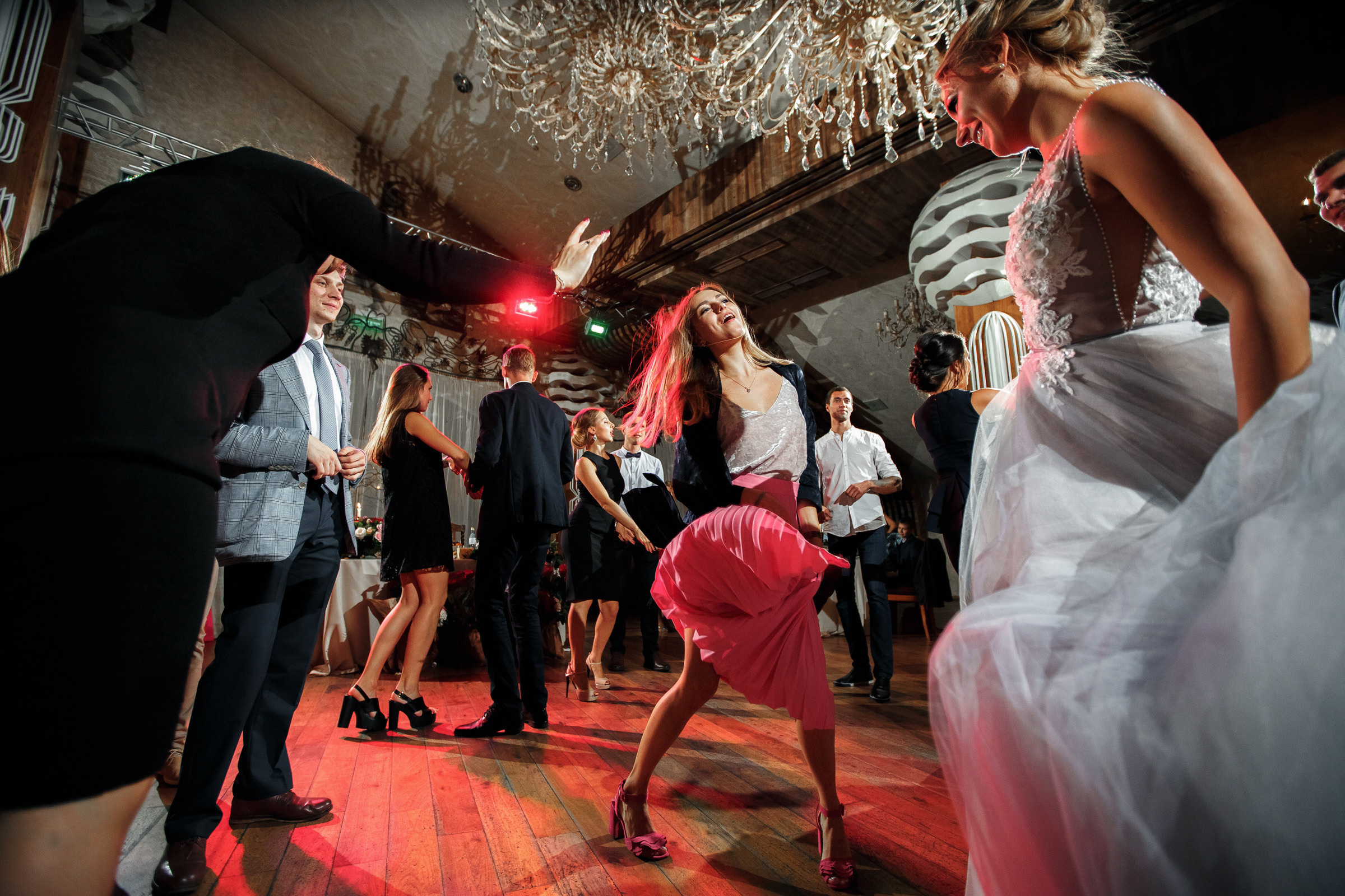 Он, она и красный порш. Свадебный фотограф Москва и МО