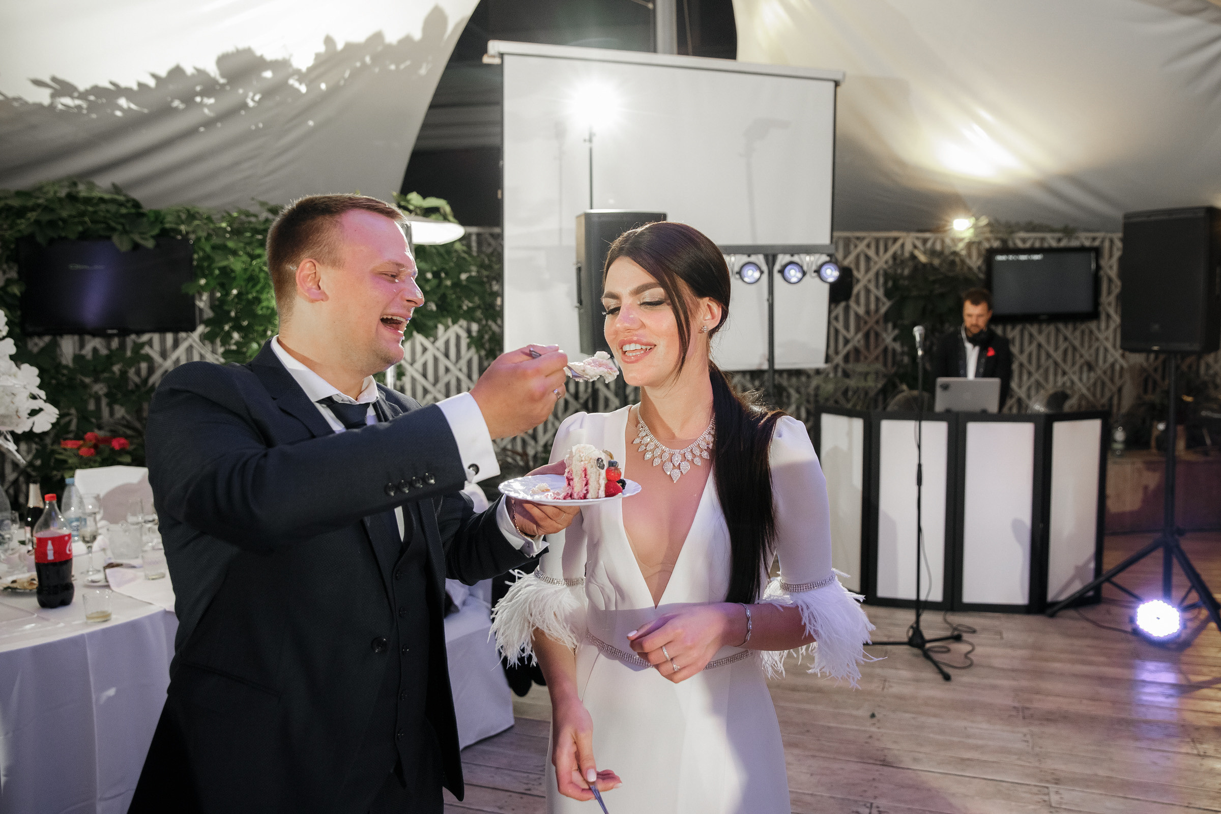 Белое платье, белый ролс. Свадебный фотограф Москва и МО