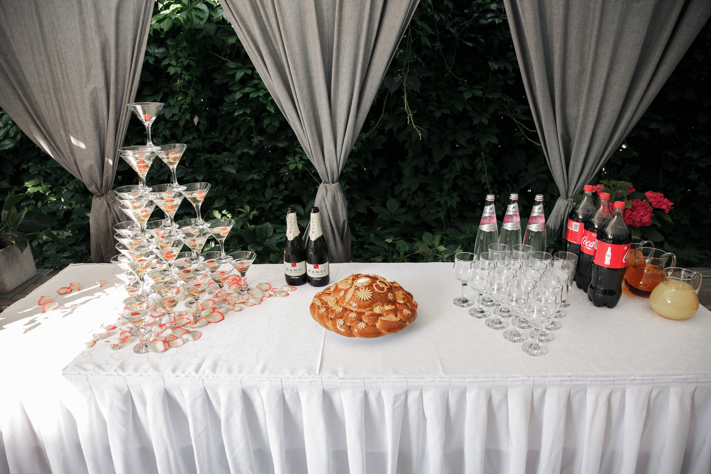 Белое платье, белый ролс. Свадебный фотограф Москва и МО