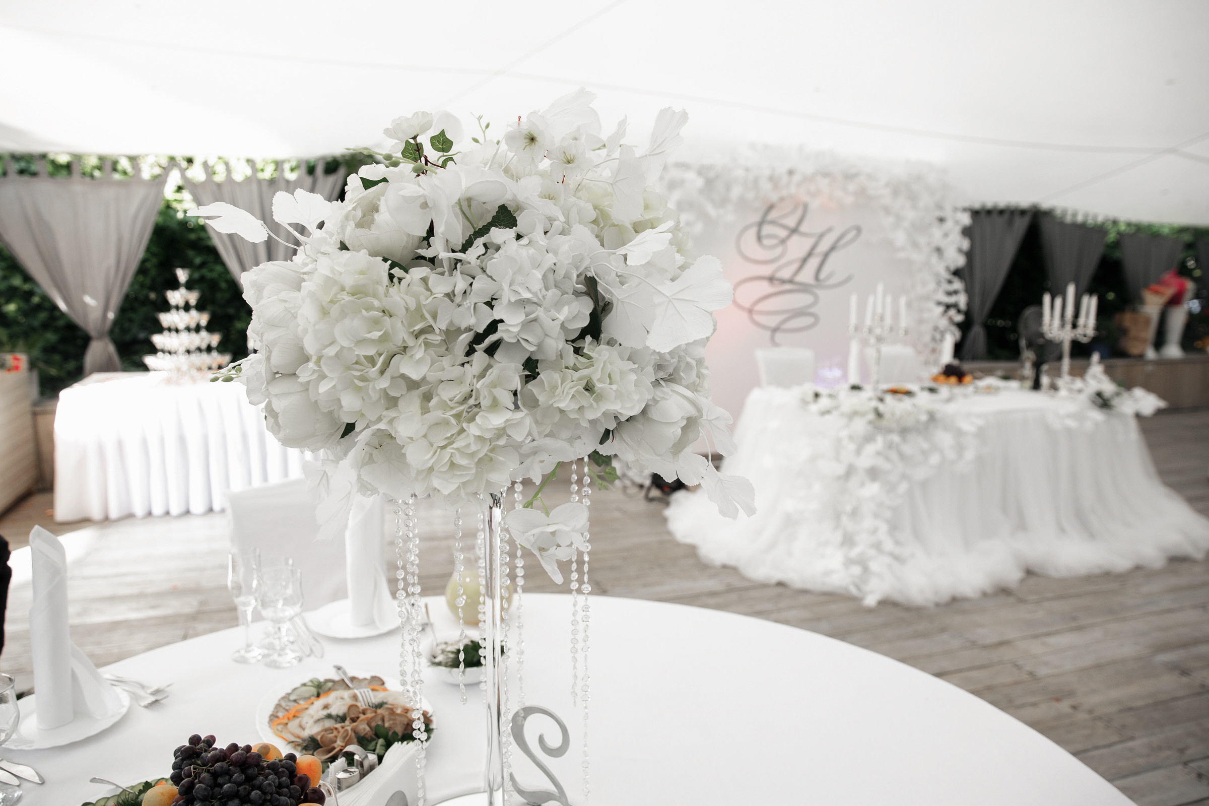 Белое платье, белый ролс. Свадебный фотограф Москва и МО