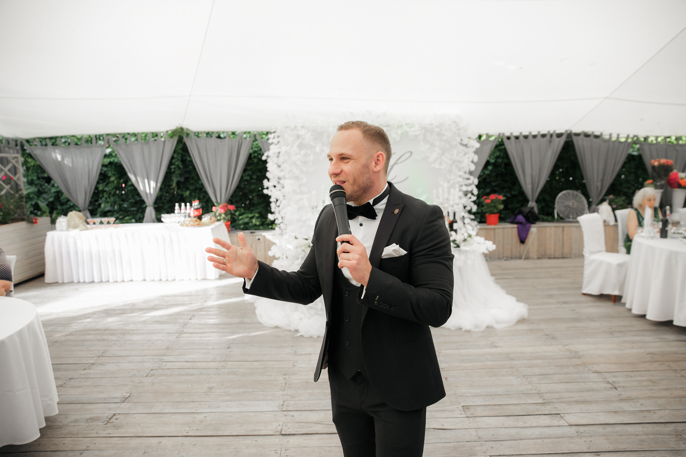 Белое платье, белый ролс. Свадебный фотограф Москва и МО