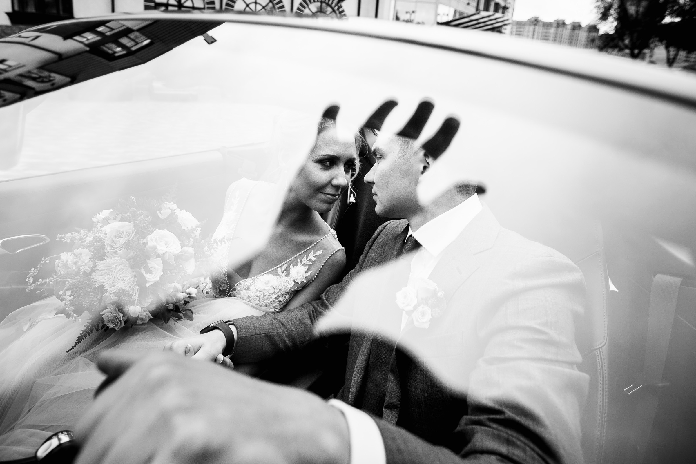 Он, она и красный порш. Свадебный фотограф Москва и МО