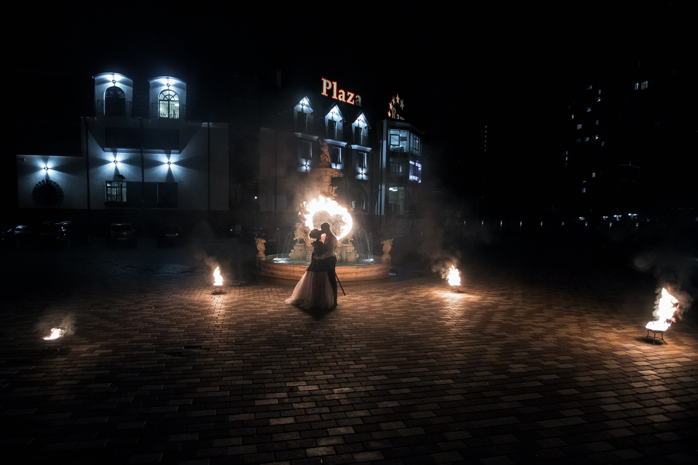 Он, она и красный порш. Свадебный фотограф Москва и МО