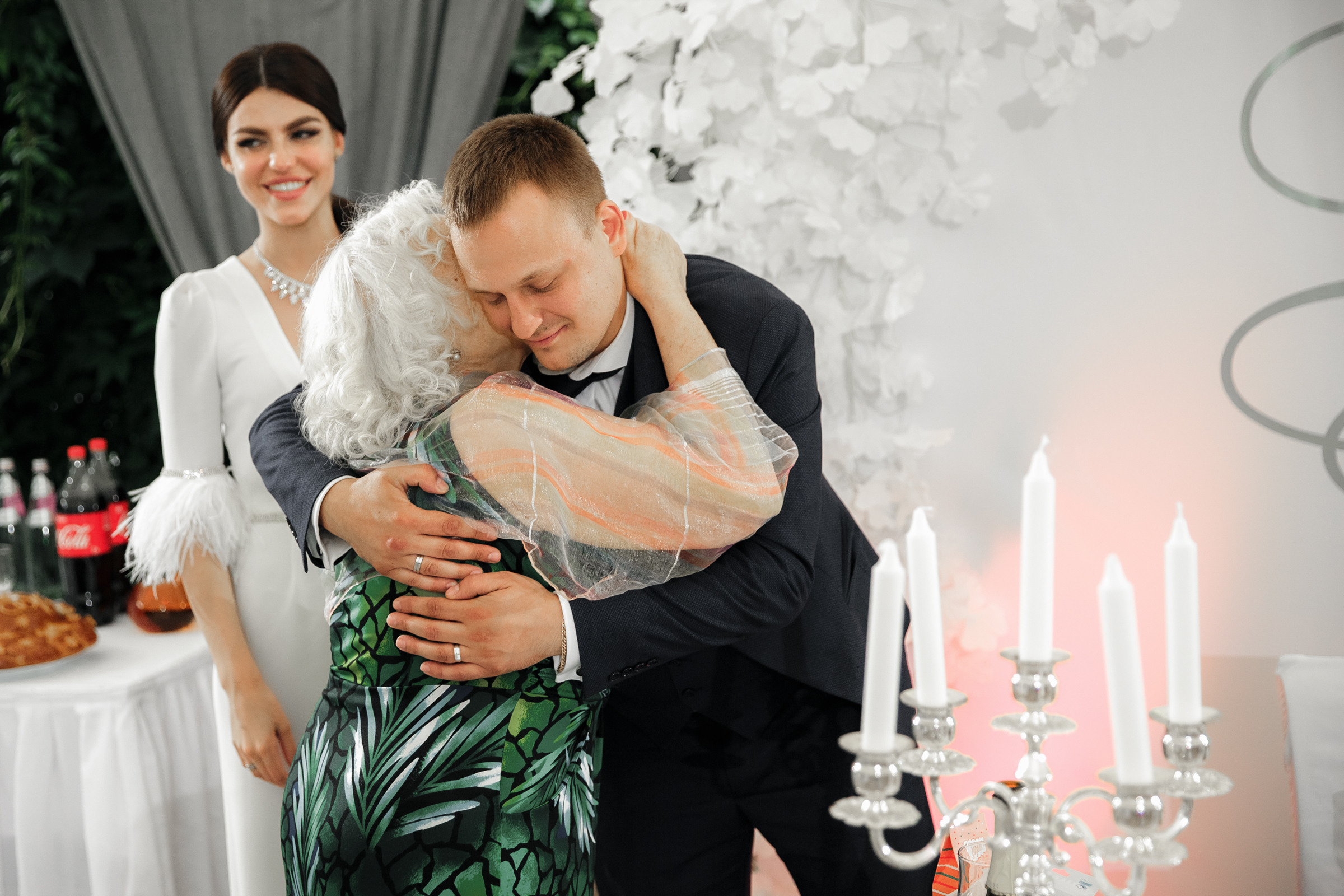 Белое платье, белый ролс. Свадебный фотограф Москва и МО