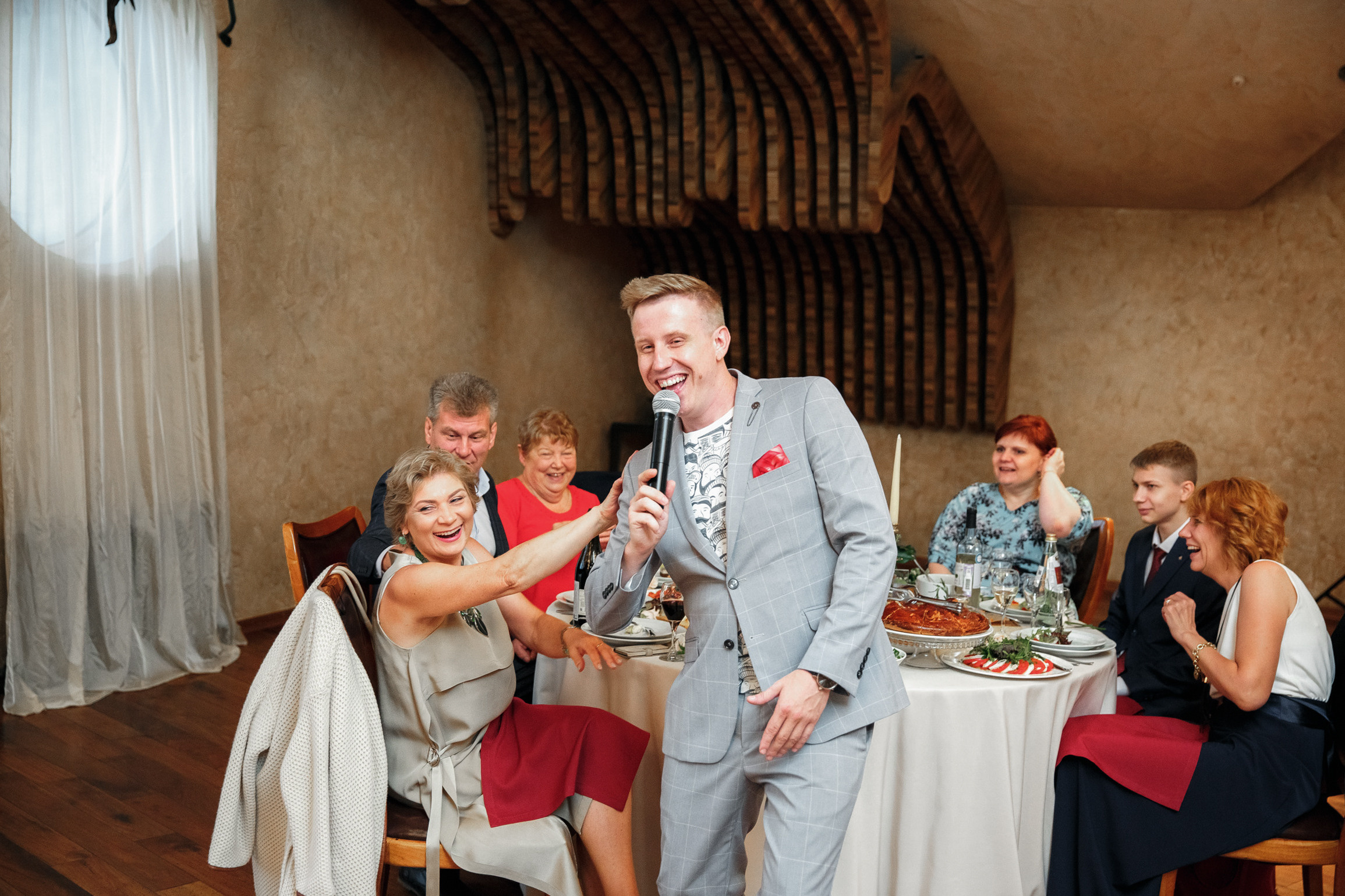 Он, она и красный порш. Свадебный фотограф Москва и МО