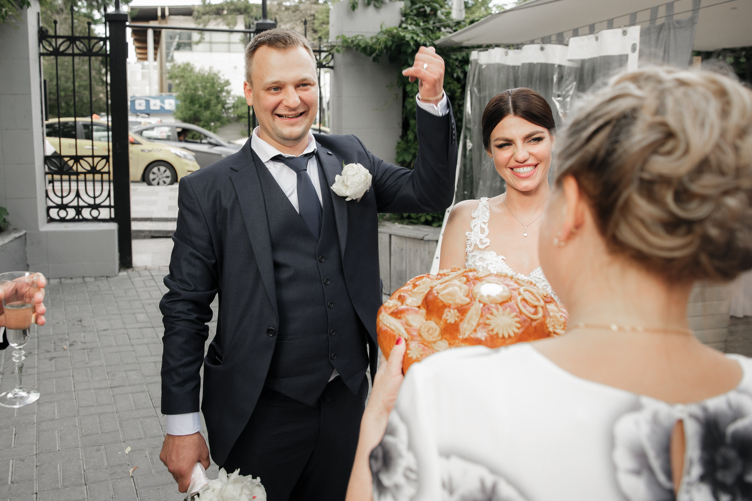 Белое платье, белый ролс. Свадебный фотограф Москва и МО