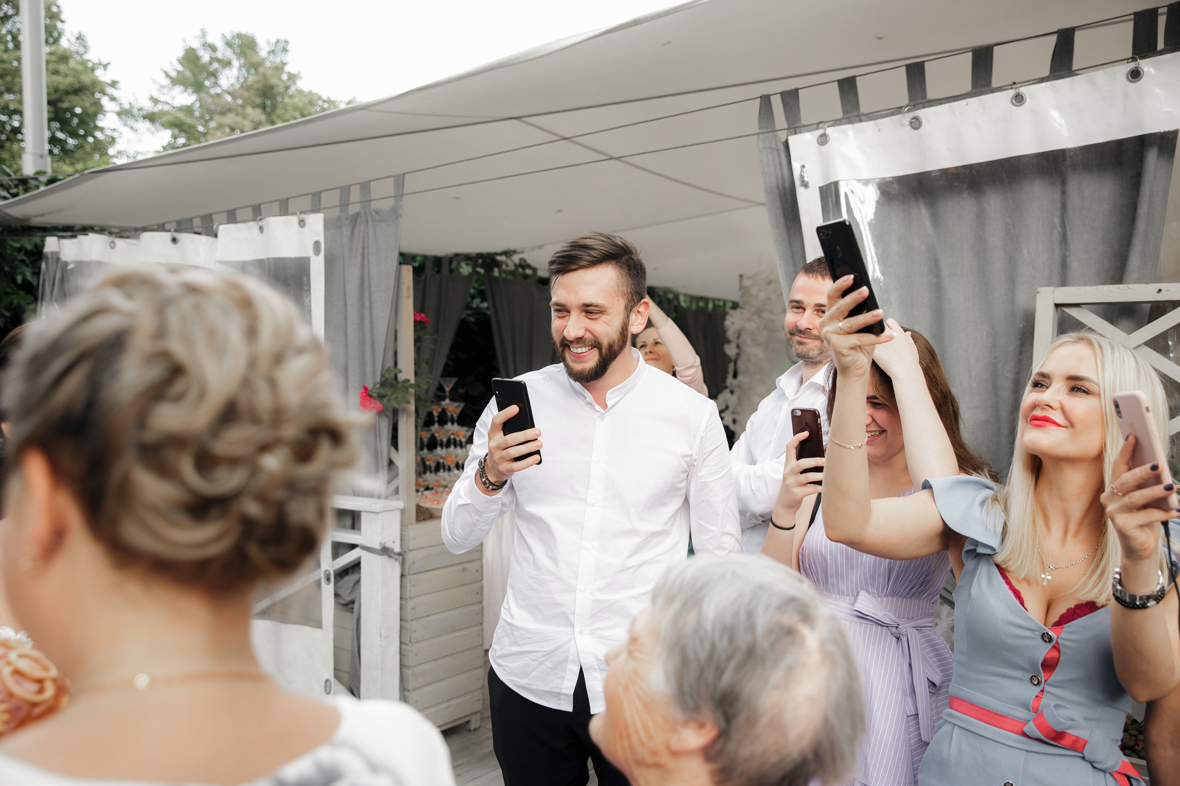 Белое платье, белый ролс. Свадебный фотограф Москва и МО