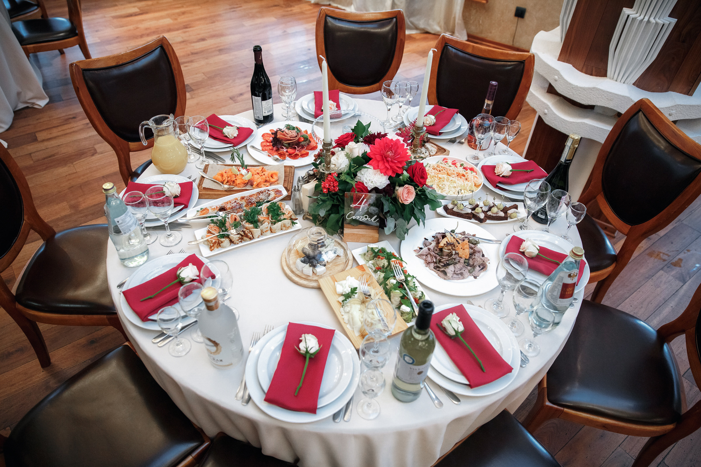 Он, она и красный порш. Свадебный фотограф Москва и МО