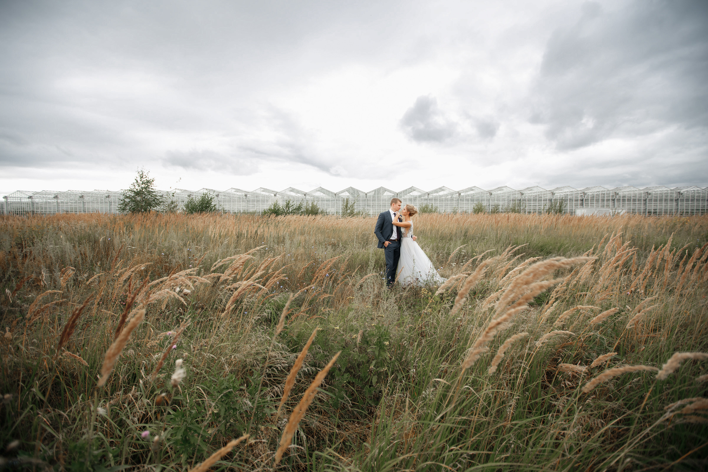 Он, она и красный порш. Свадебный фотограф Москва и МО
