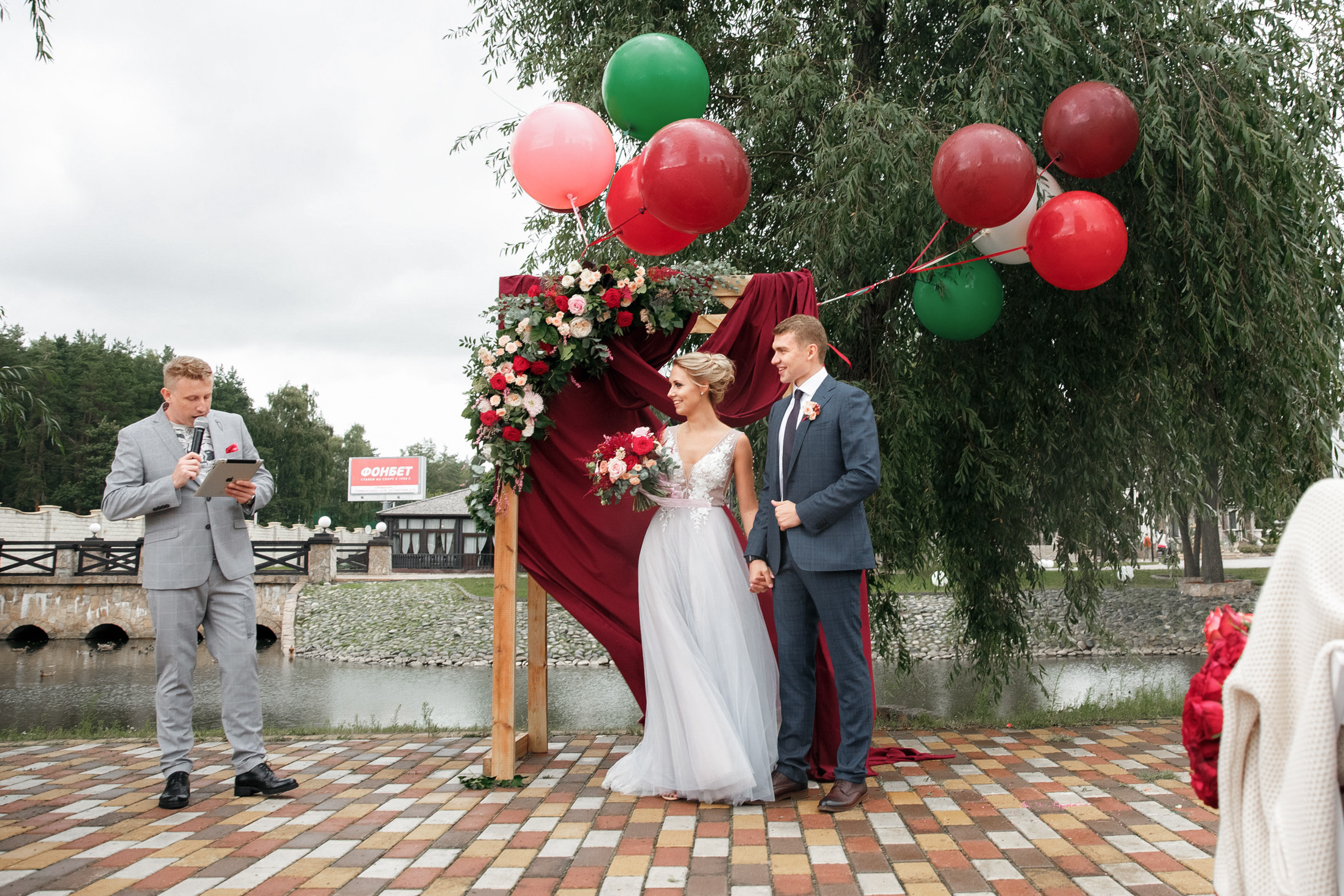 Он, она и красный порш. Свадебный фотограф Москва и МО