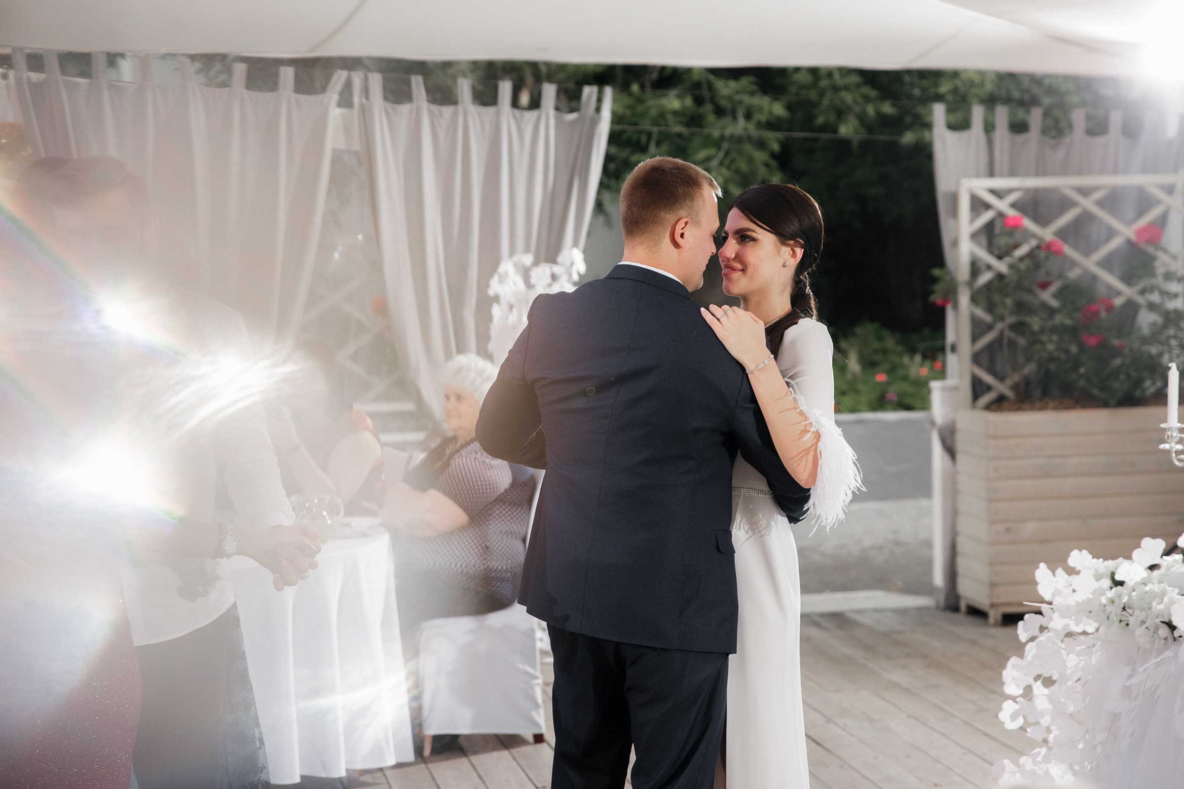 Белое платье, белый ролс. Свадебный фотограф Москва и МО