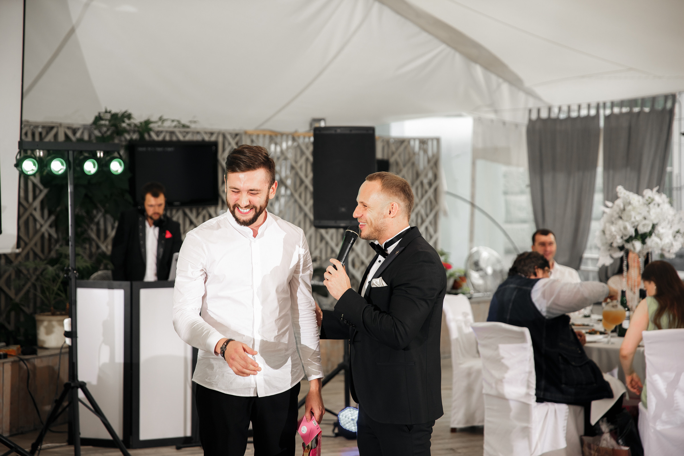 Белое платье, белый ролс. Свадебный фотограф Москва и МО