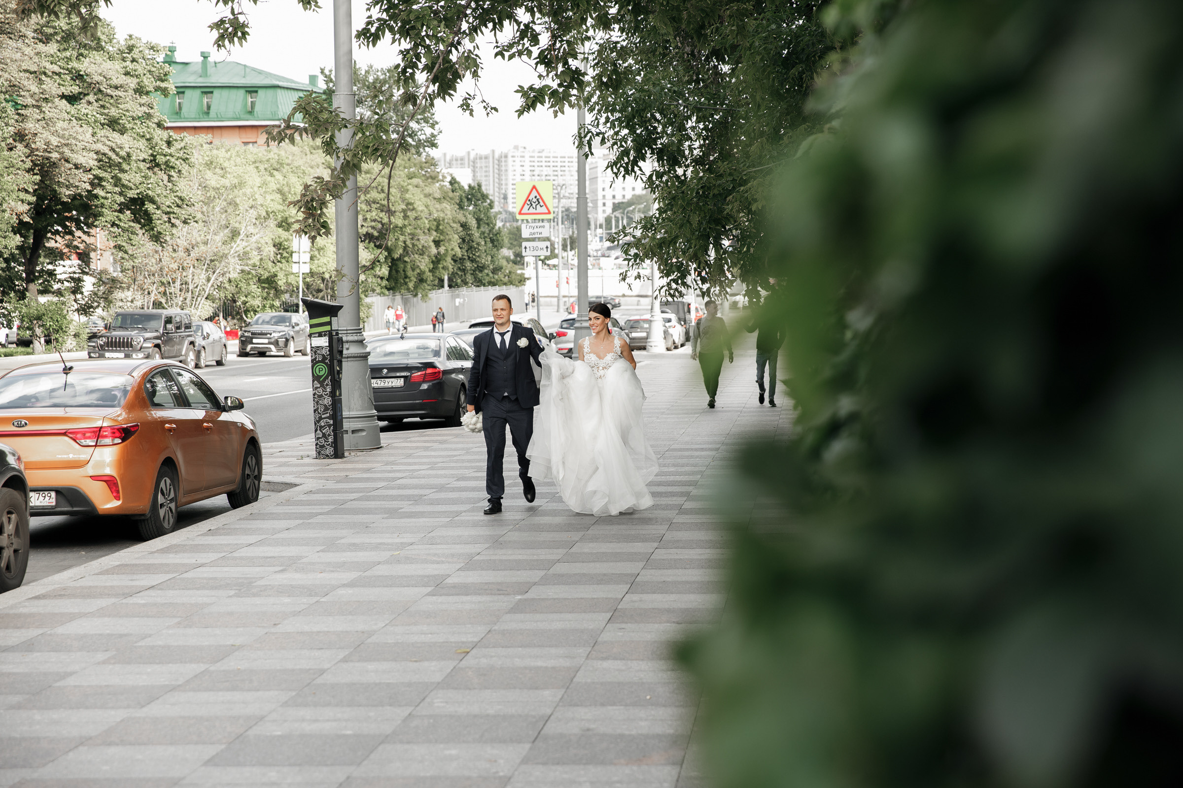 Белое платье, белый ролс. Свадебный фотограф Москва и МО
