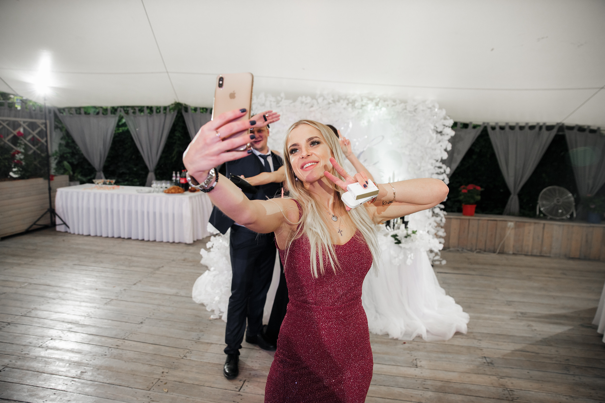 Белое платье, белый ролс. Свадебный фотограф Москва и МО