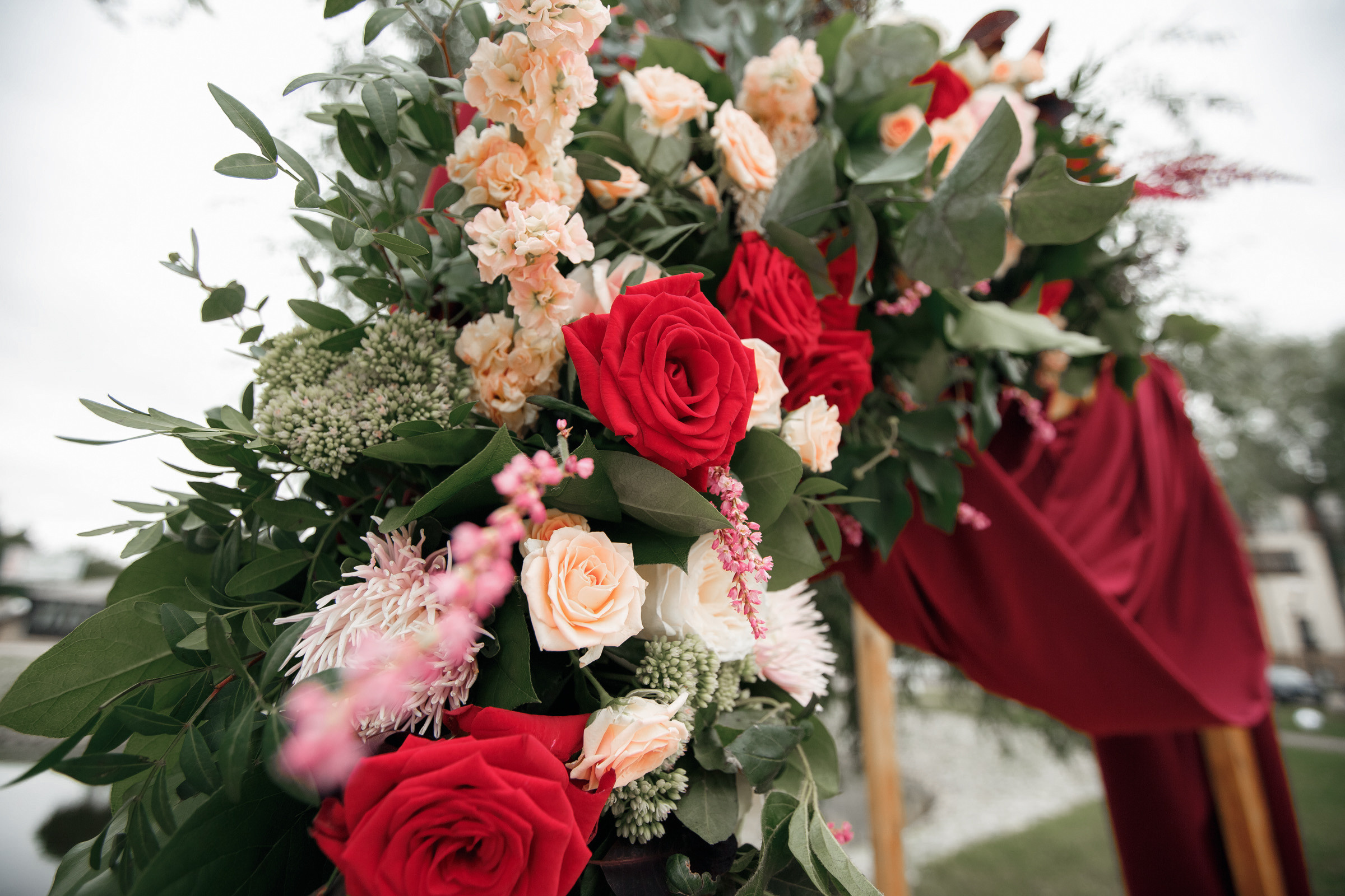 Он, она и красный порш. Свадебный фотограф Москва и МО