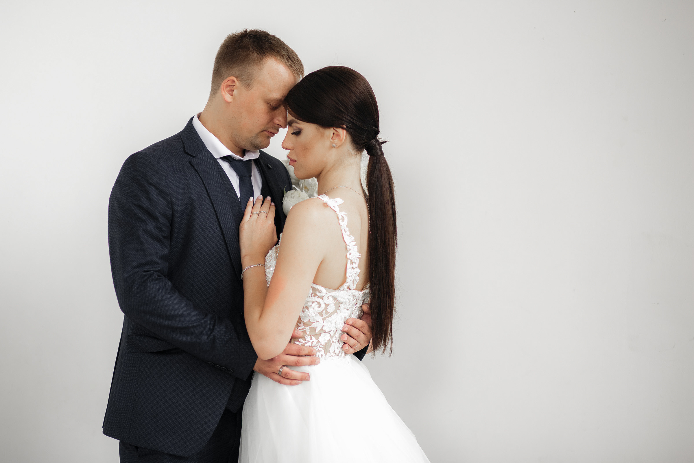 Белое платье, белый ролс. Свадебный фотограф Москва и МО