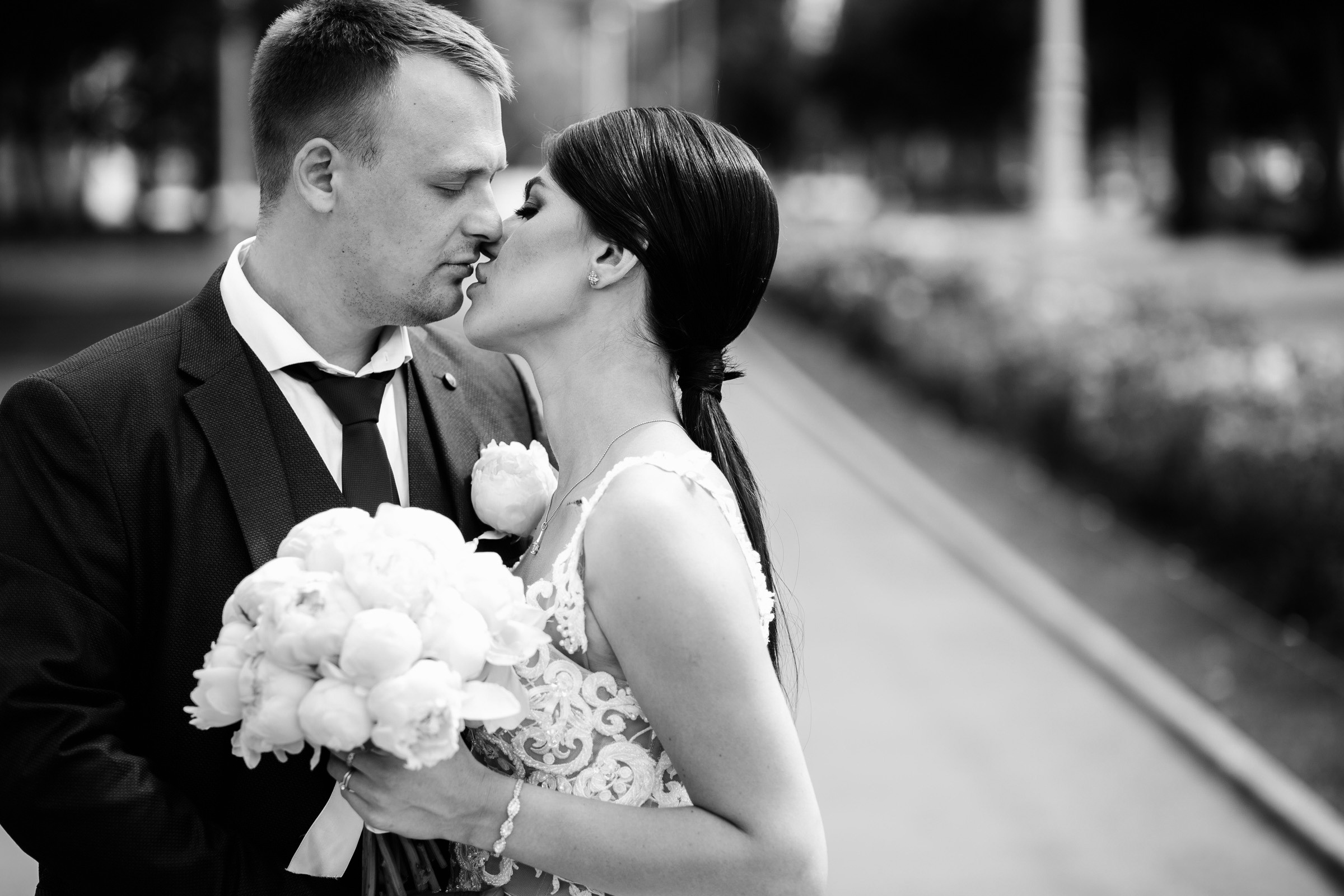 Белое платье, белый ролс. Свадебный фотограф Москва и МО