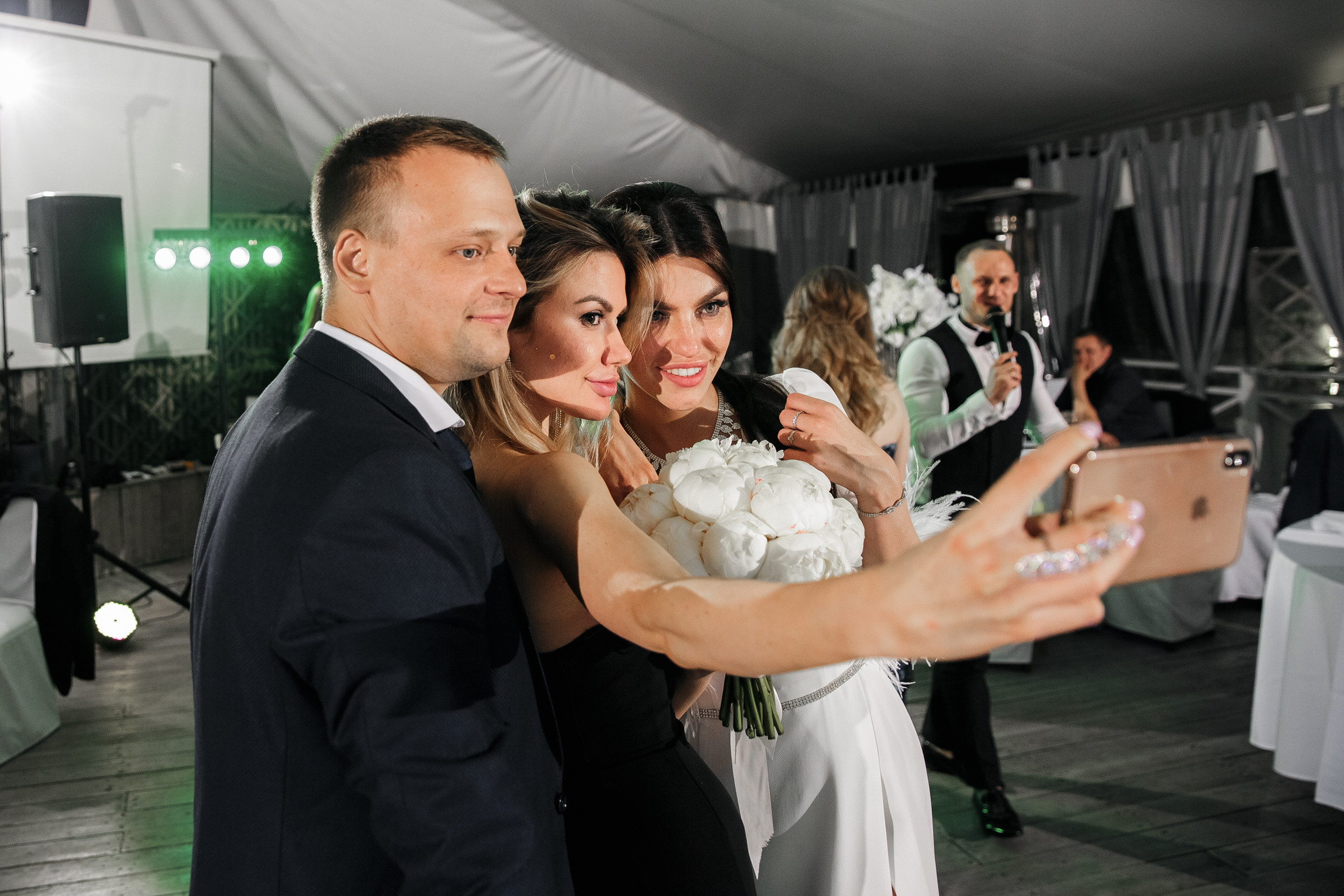 Белое платье, белый ролс. Свадебный фотограф Москва и МО