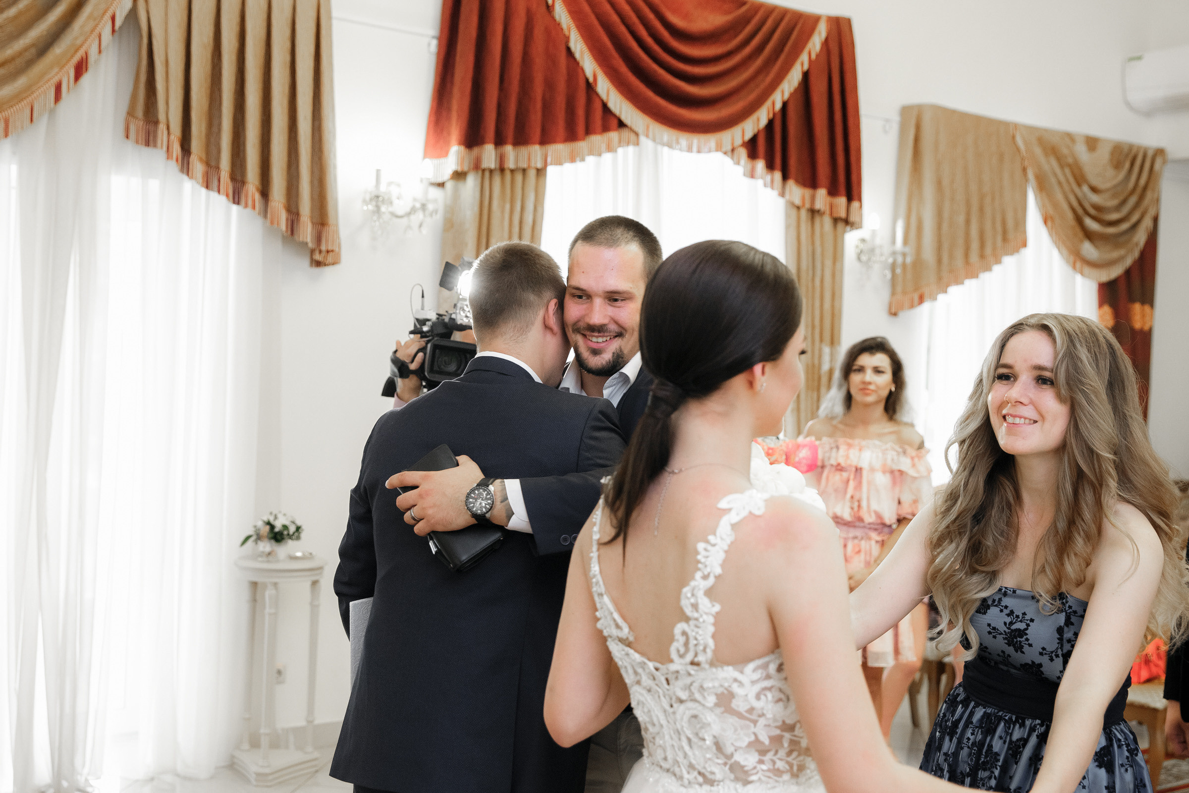 Белое платье, белый ролс. Свадебный фотограф Москва и МО