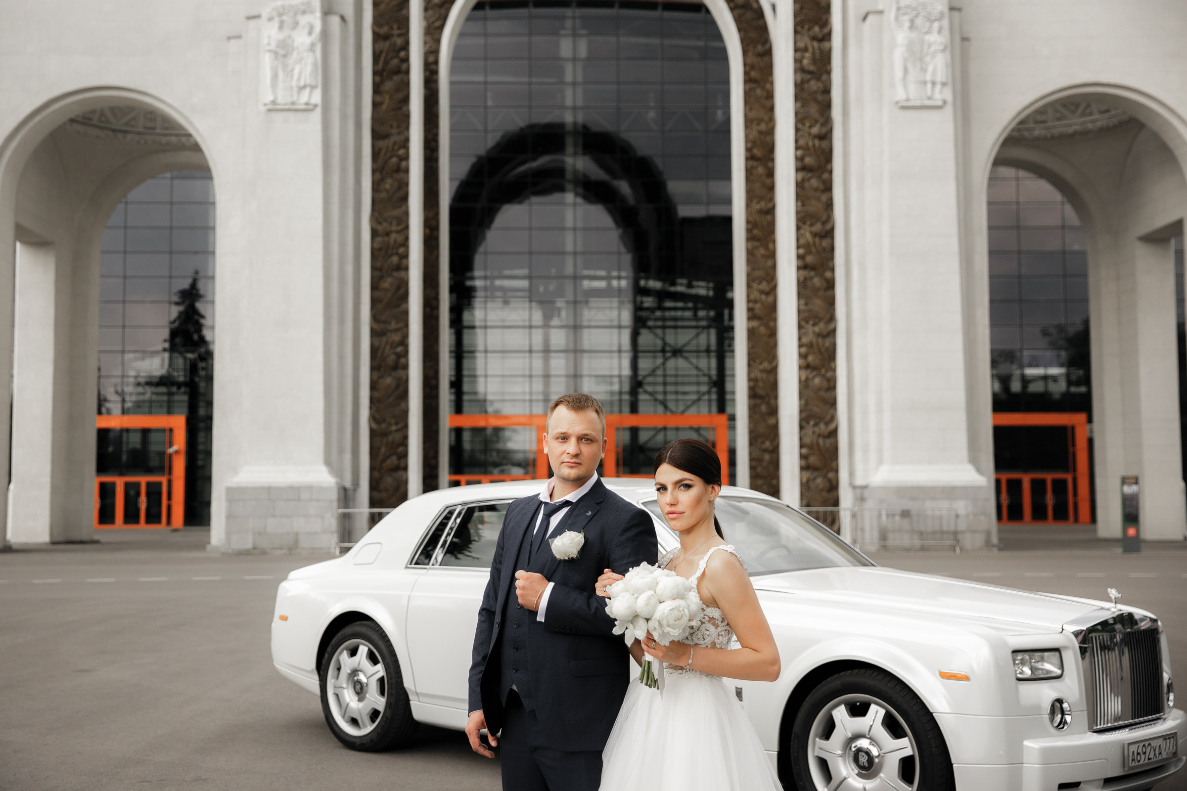 Белое платье, белый ролс. Свадебный фотограф Москва и МО