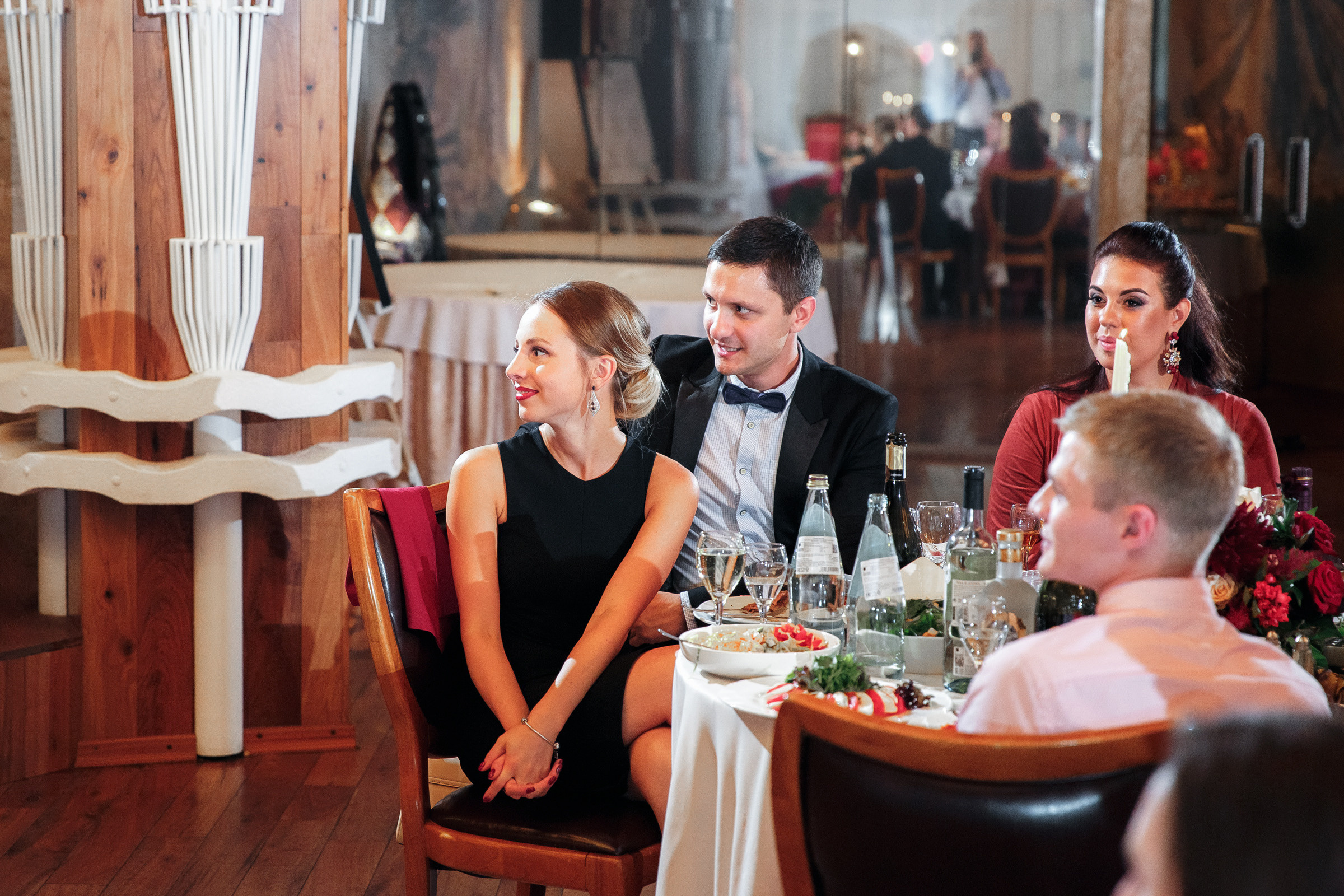 Он, она и красный порш. Свадебный фотограф Москва и МО