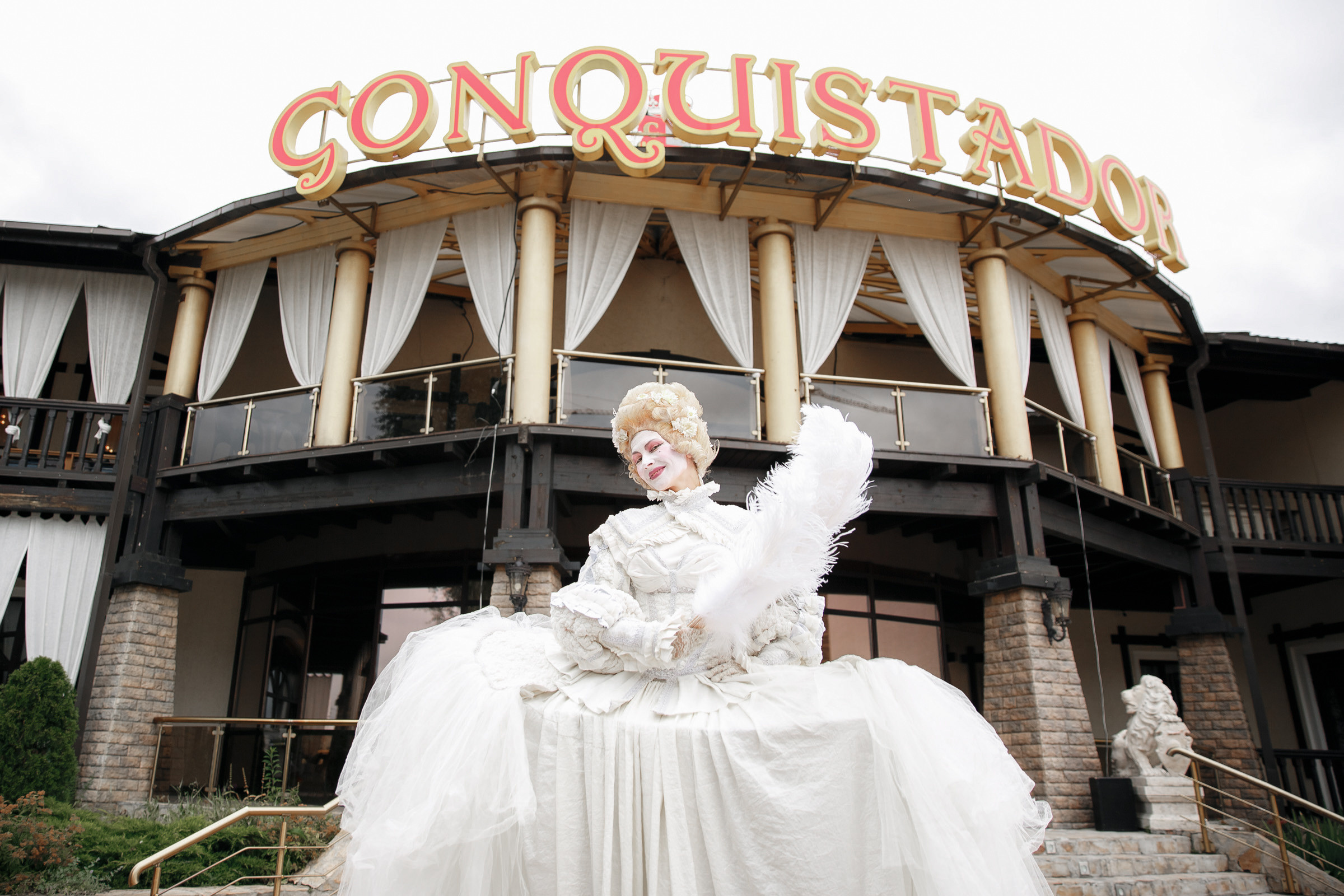 Он, она и красный порш. Свадебный фотограф Москва и МО