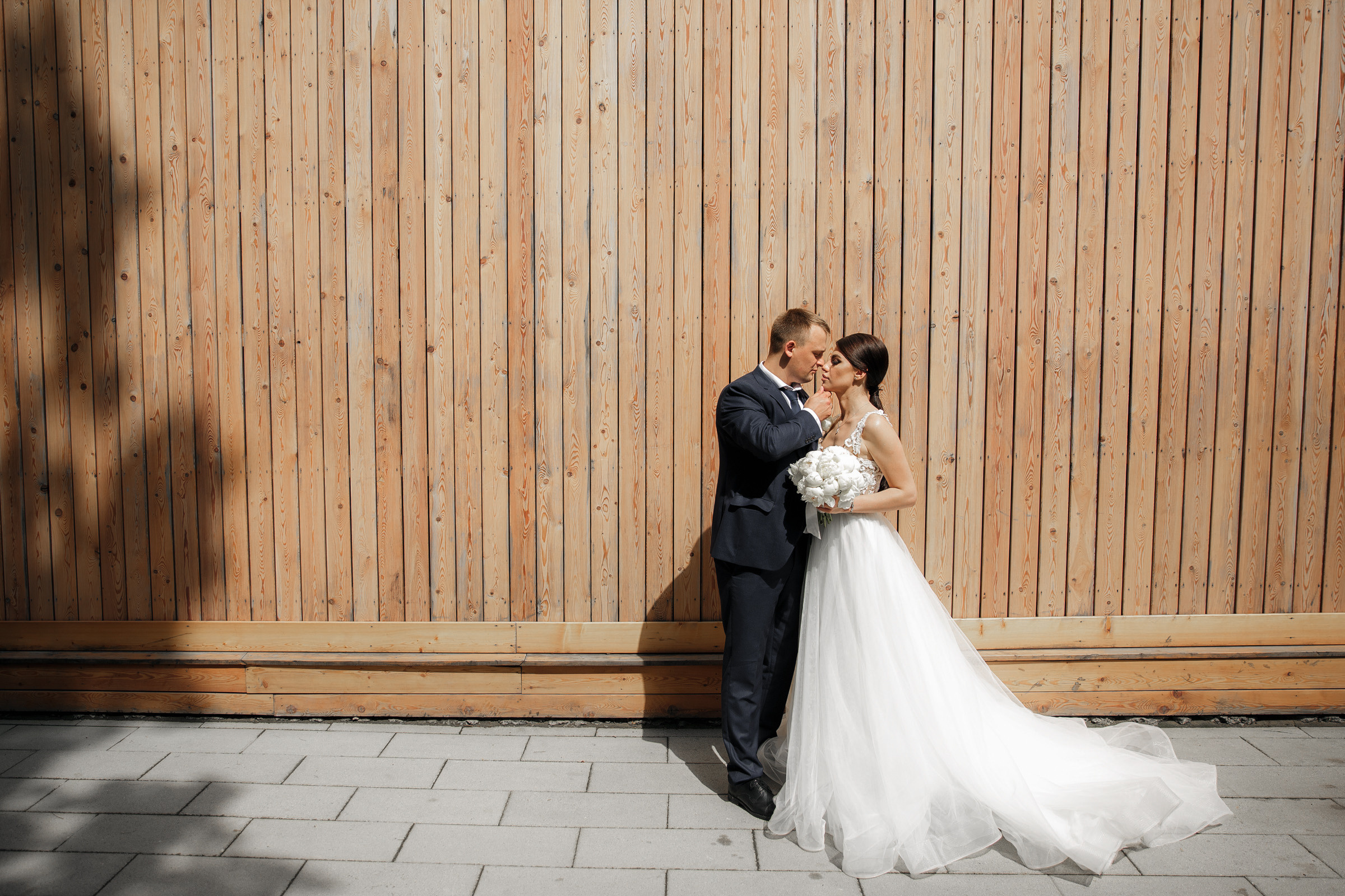 Белое платье, белый ролс. Свадебный фотограф Москва и МО