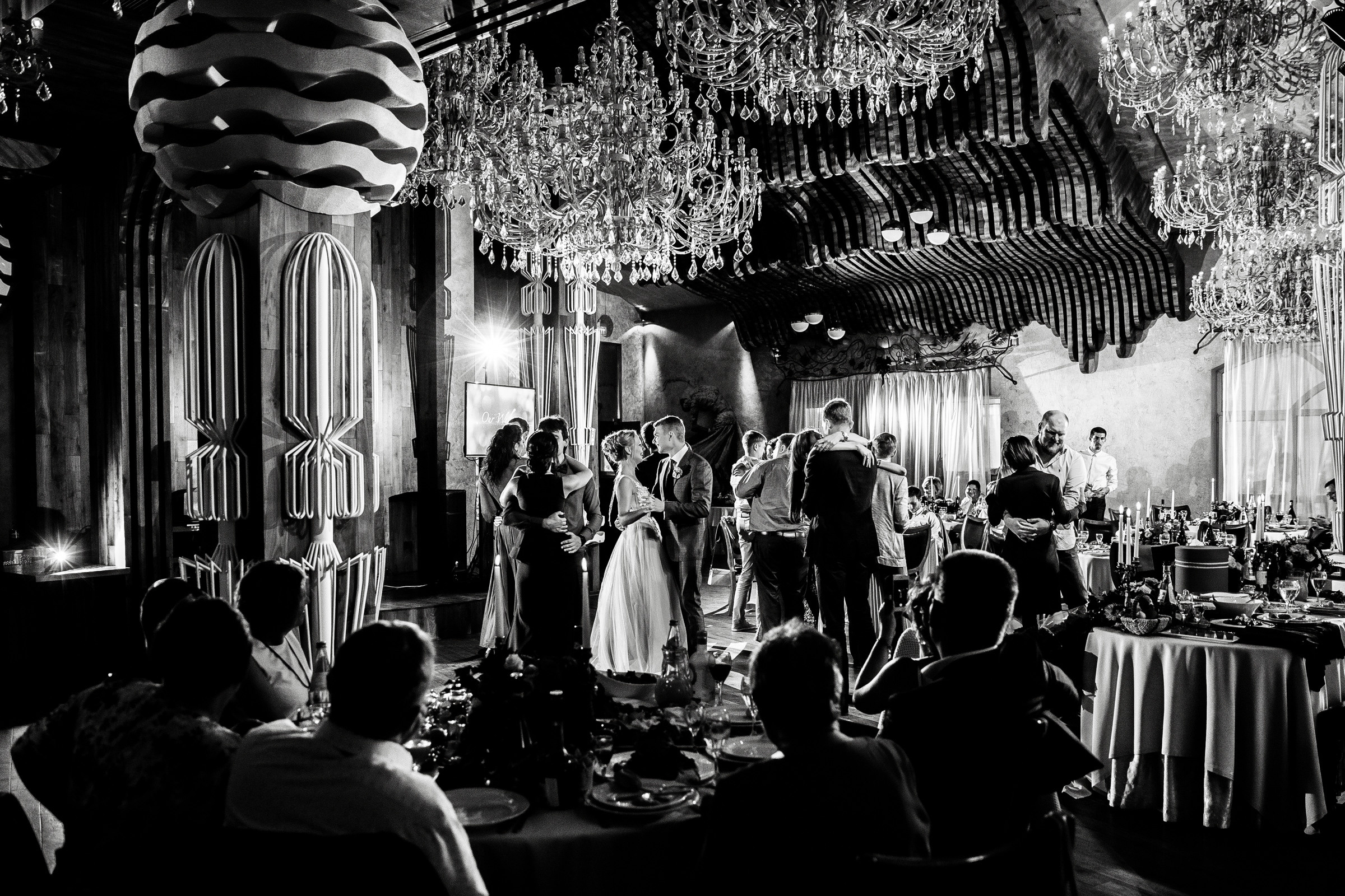 Он, она и красный порш. Свадебный фотограф Москва и МО