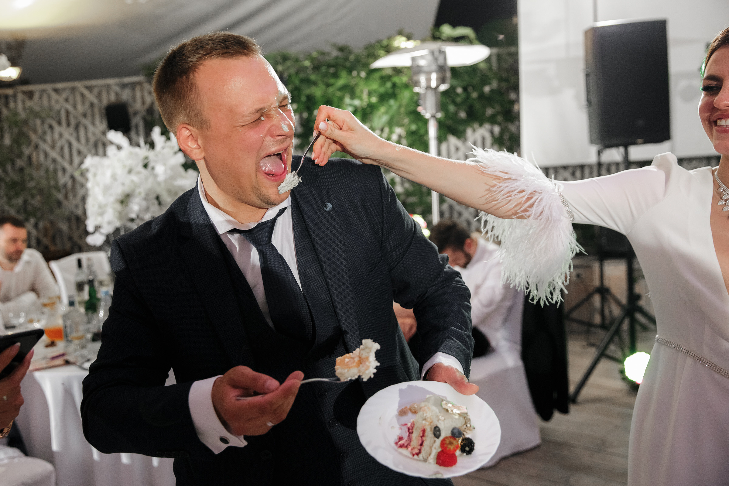 Белое платье, белый ролс. Свадебный фотограф Москва и МО