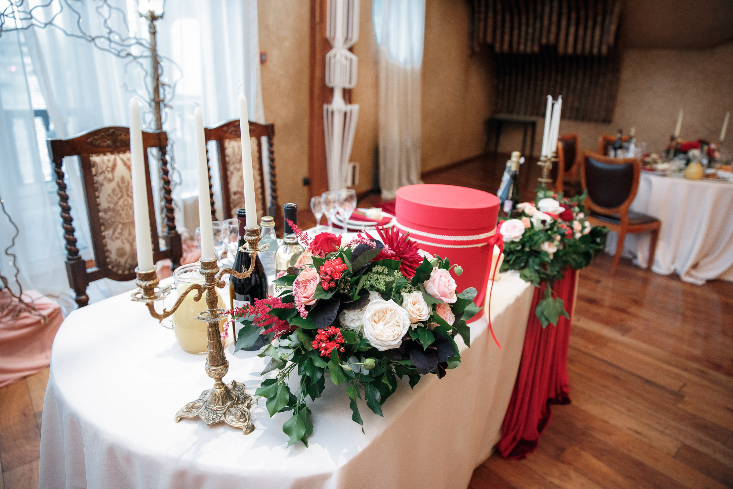 Он, она и красный порш. Свадебный фотограф Москва и МО