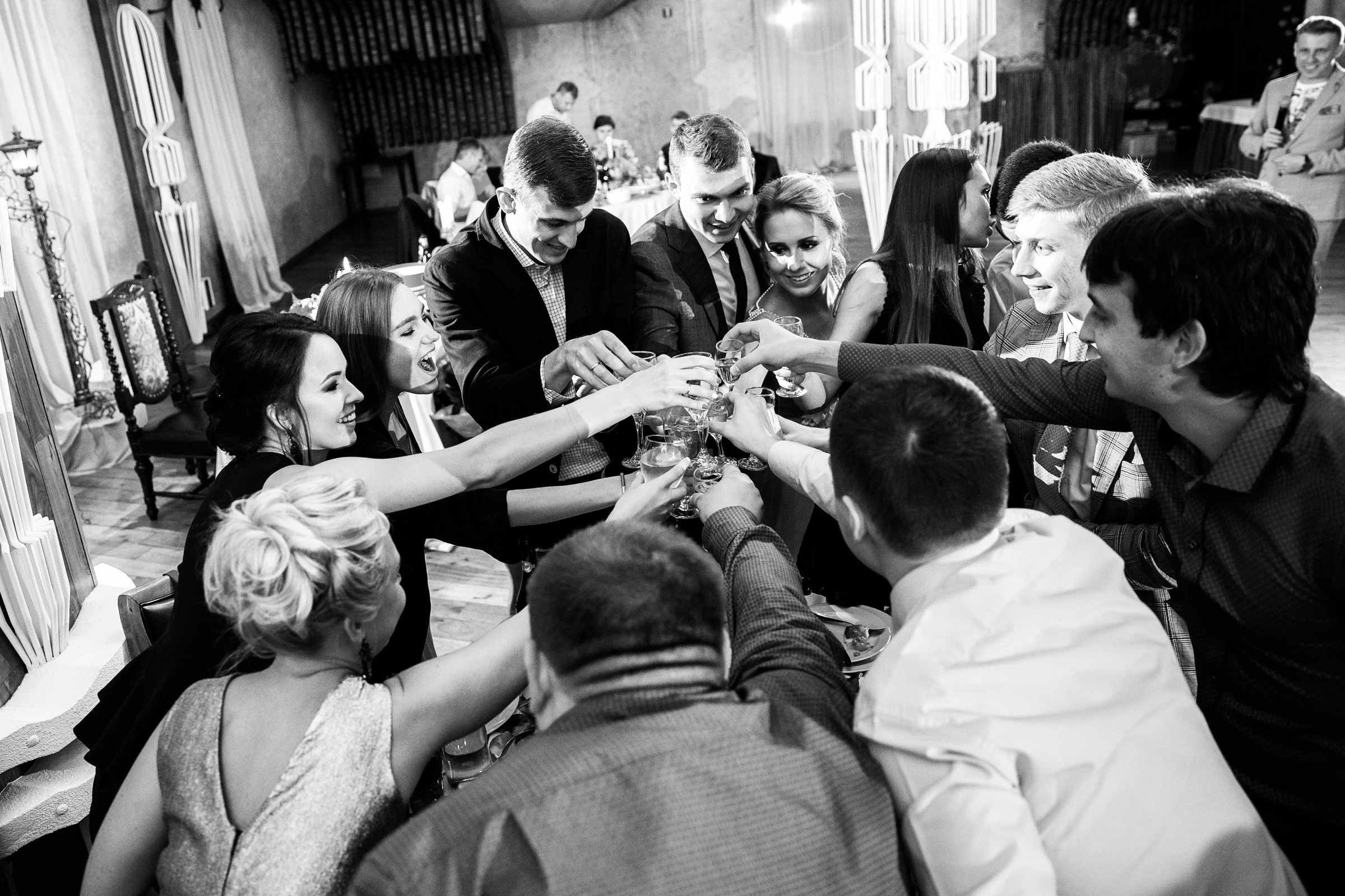 Он, она и красный порш. Свадебный фотограф Москва и МО