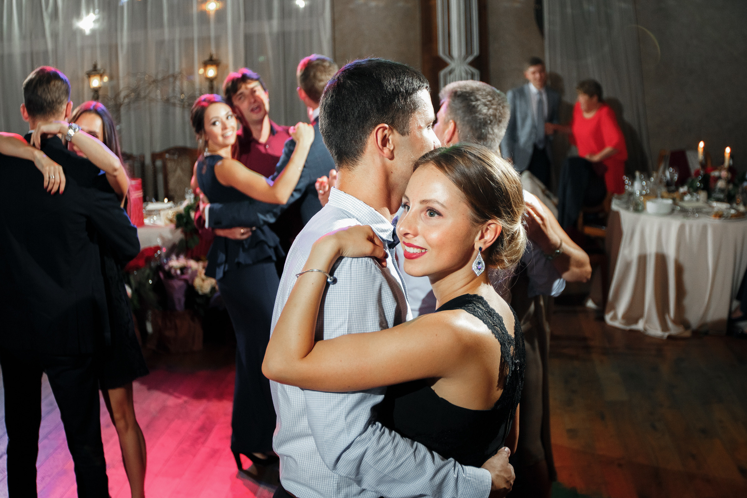 Он, она и красный порш. Свадебный фотограф Москва и МО