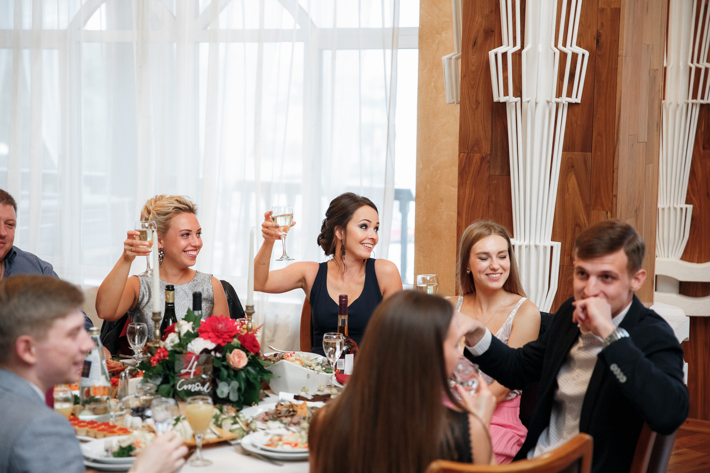 Он, она и красный порш. Свадебный фотограф Москва и МО