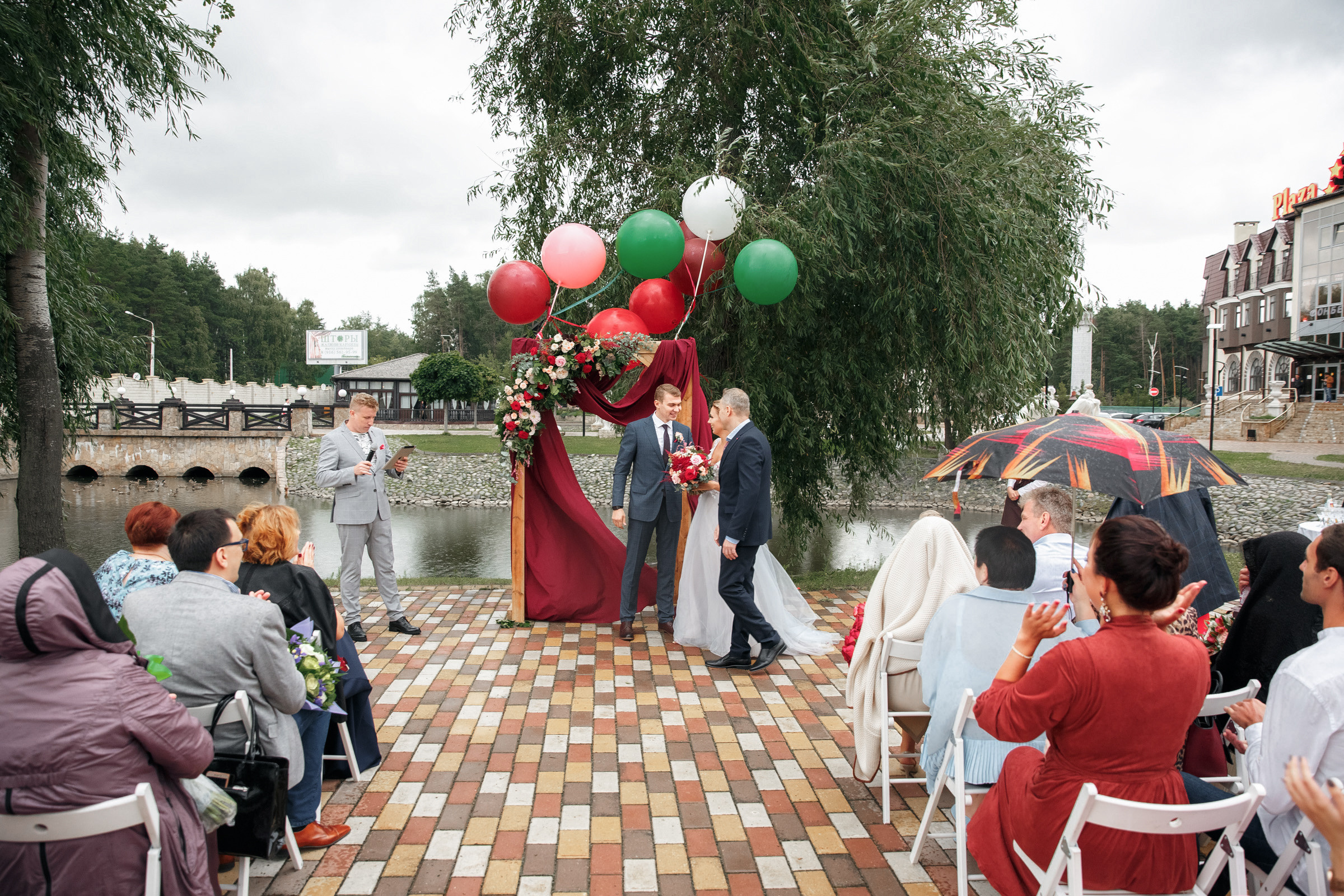 Он, она и красный порш. Свадебный фотограф Москва и МО