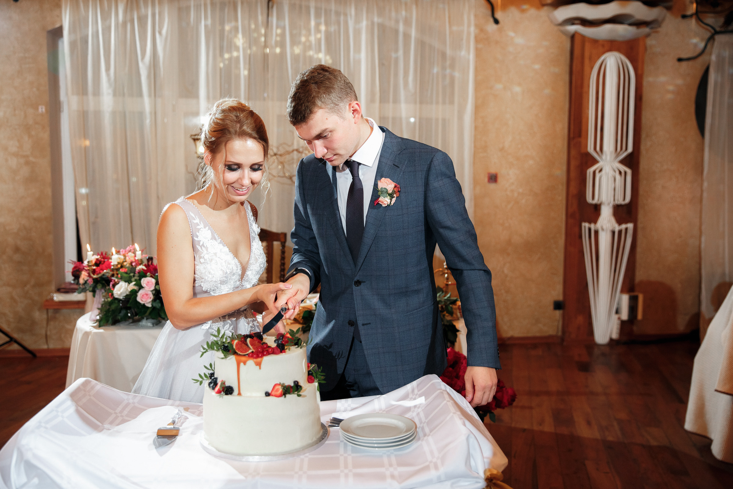 Он, она и красный порш. Свадебный фотограф Москва и МО