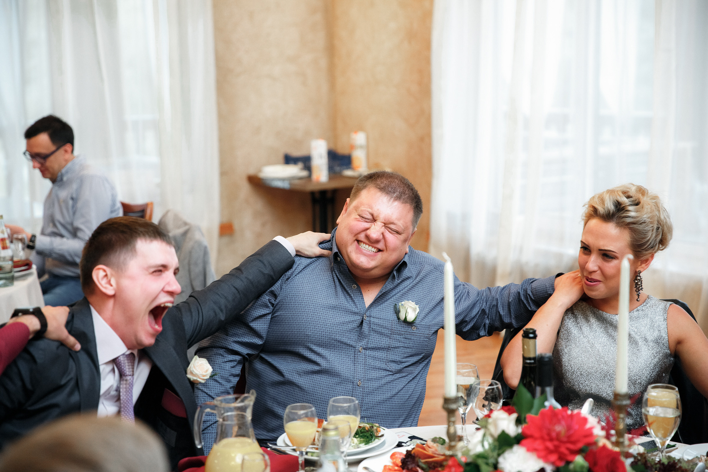 Он, она и красный порш. Свадебный фотограф Москва и МО