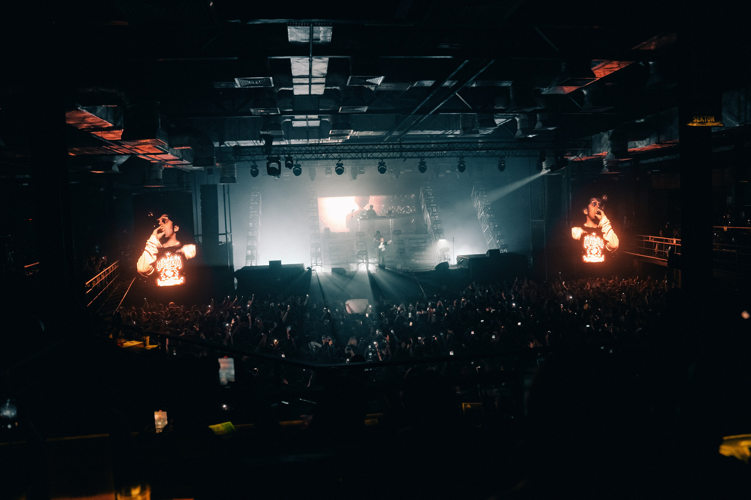 TOXIS. PASHAHARCE PHOTOGRAPHER & VIDEOGRAPHER